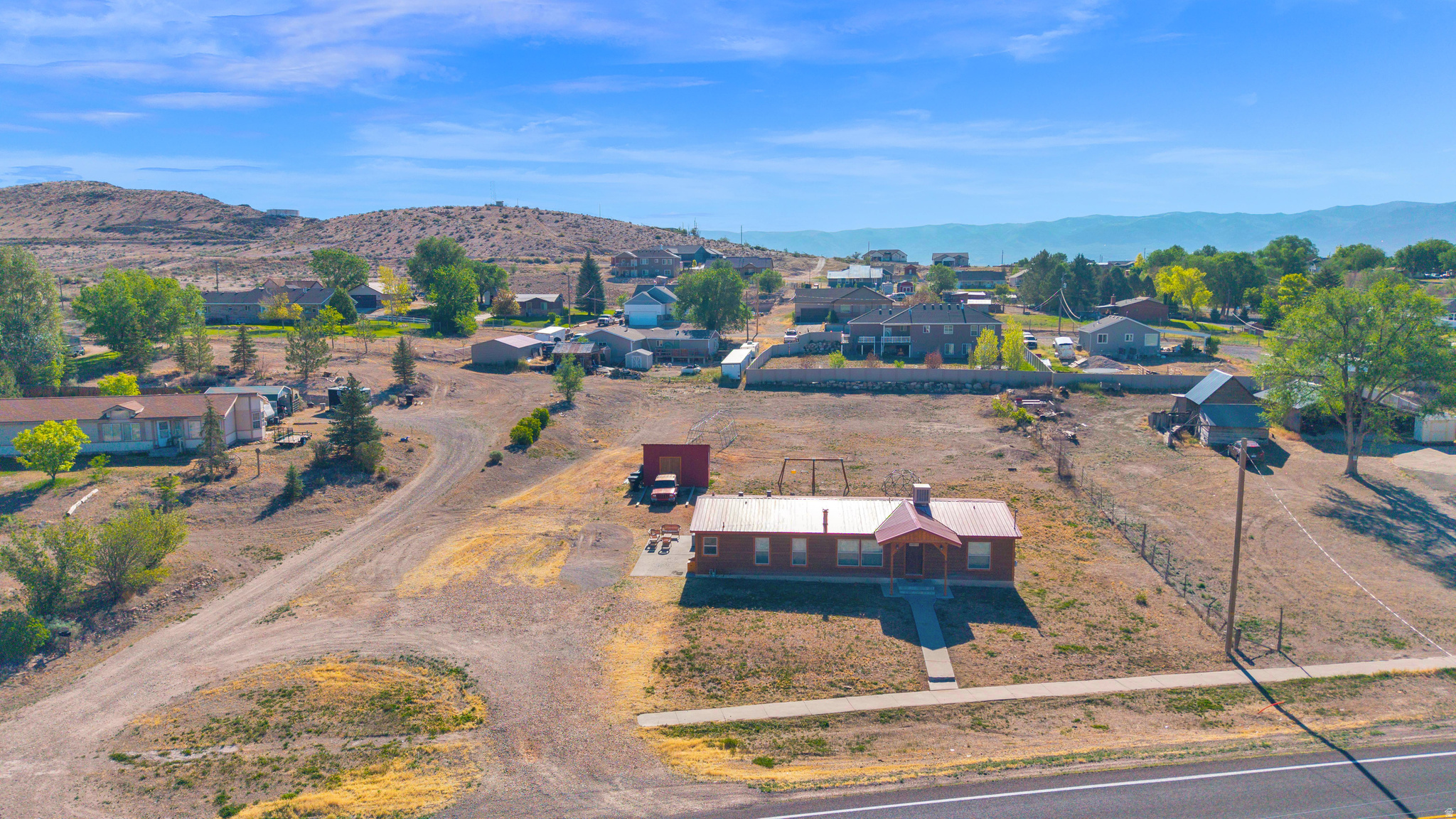 main property photo 28