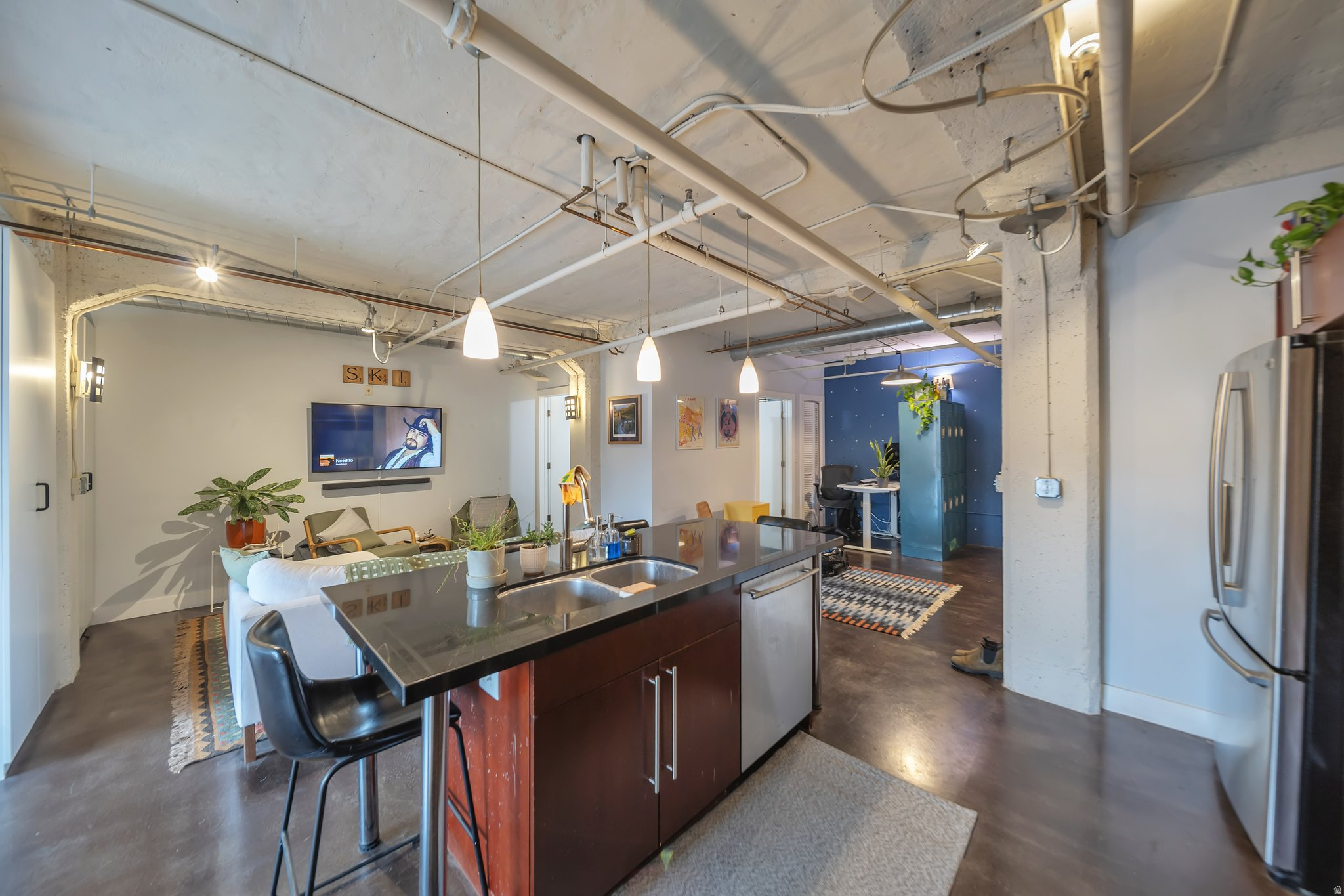 main property photo 5
