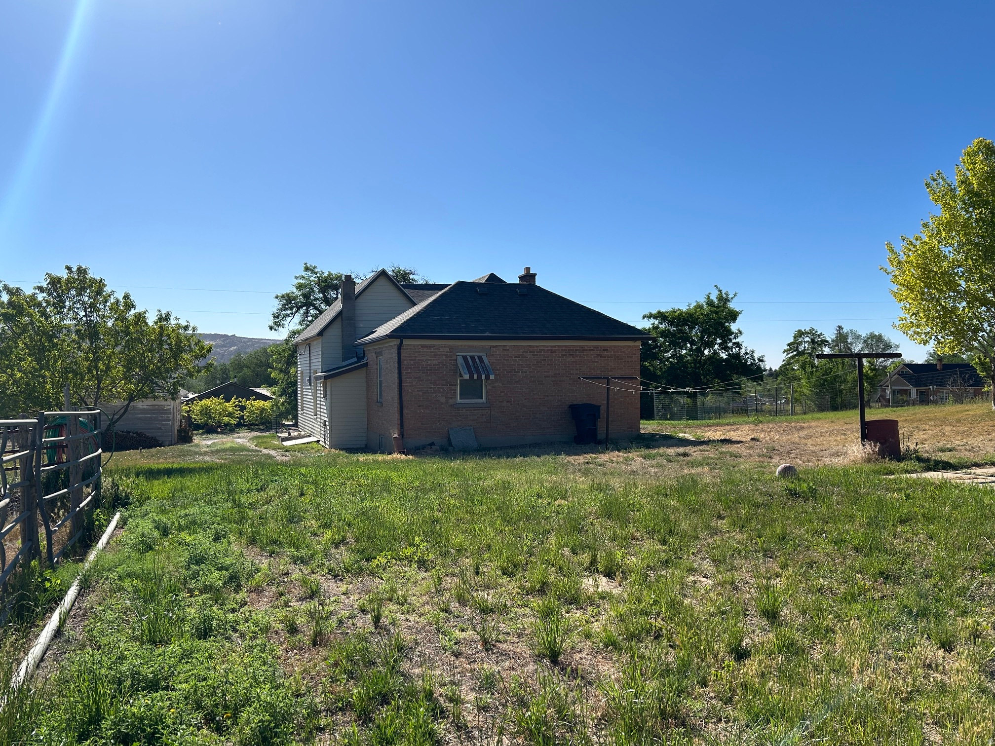 main property photo 16