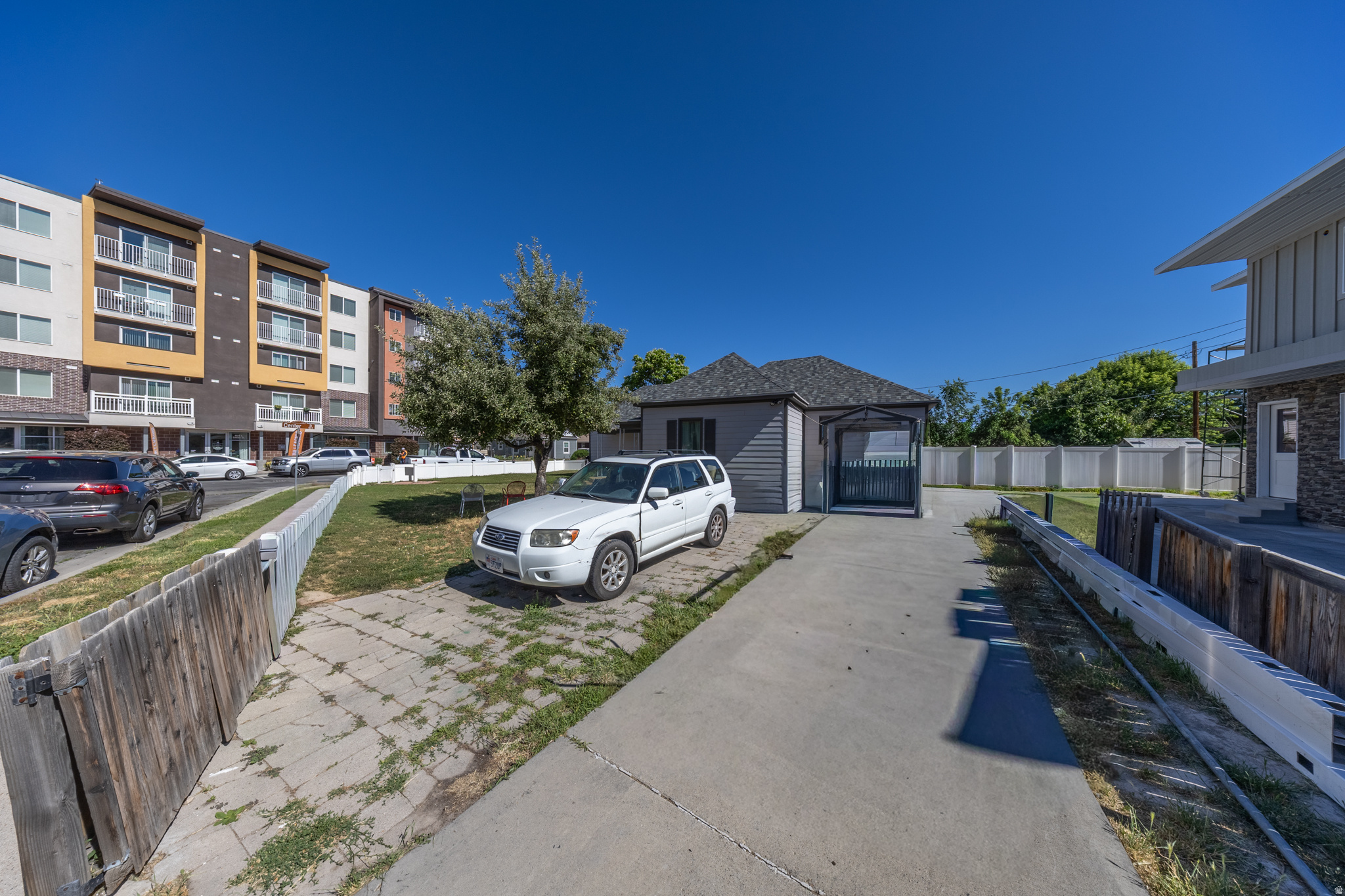 main property photo 23