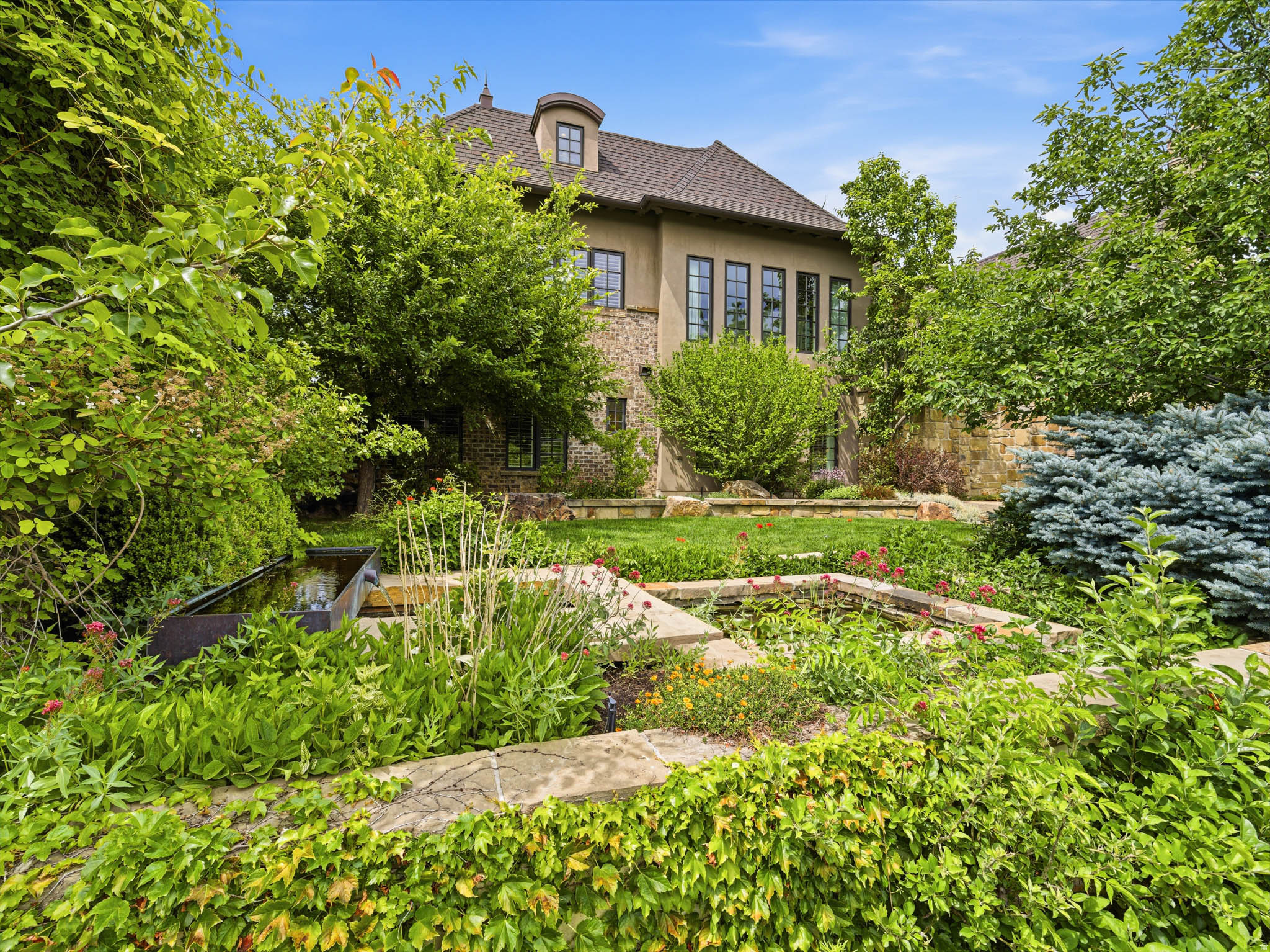 main property photo 18