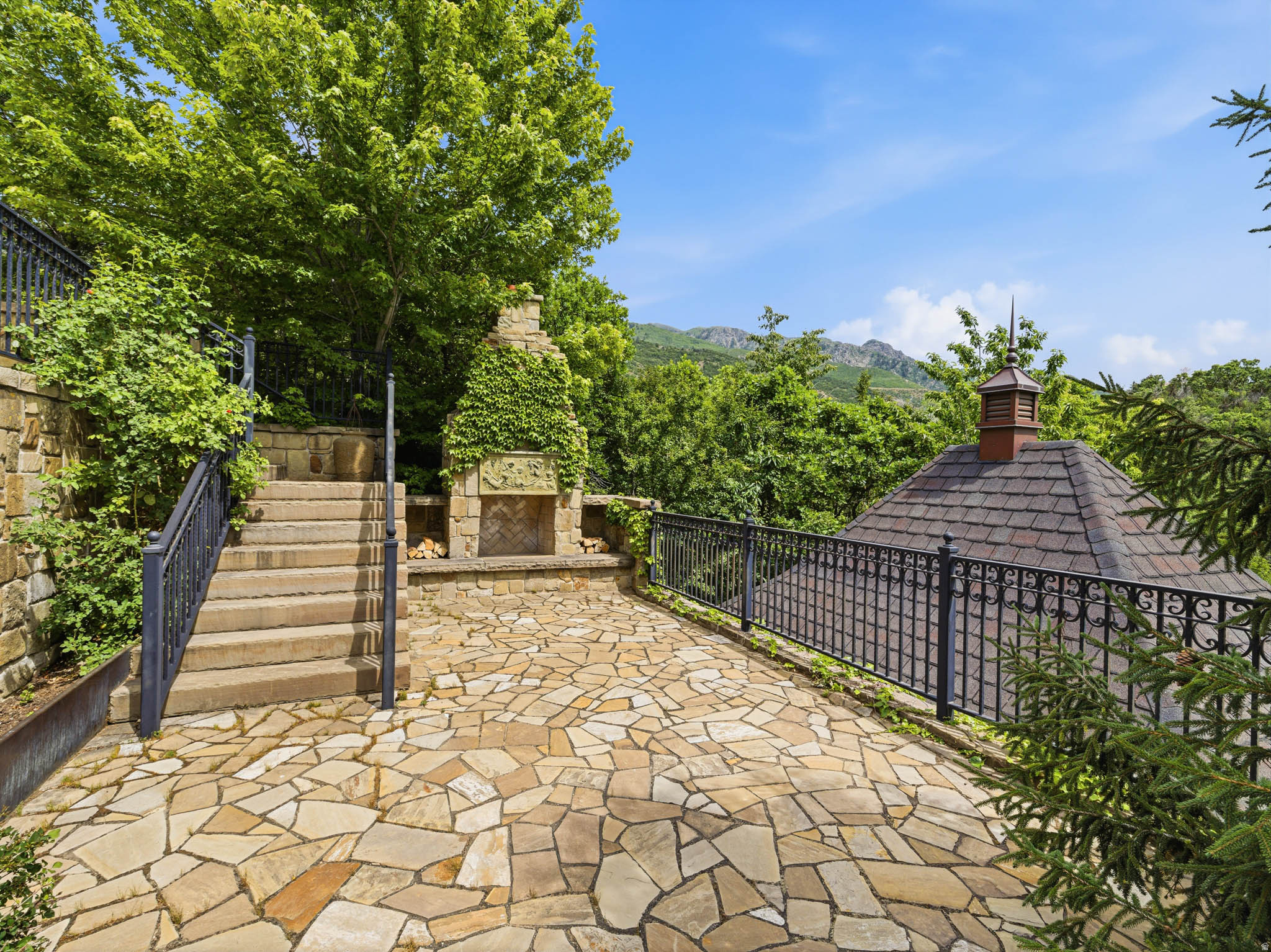 main property photo 29