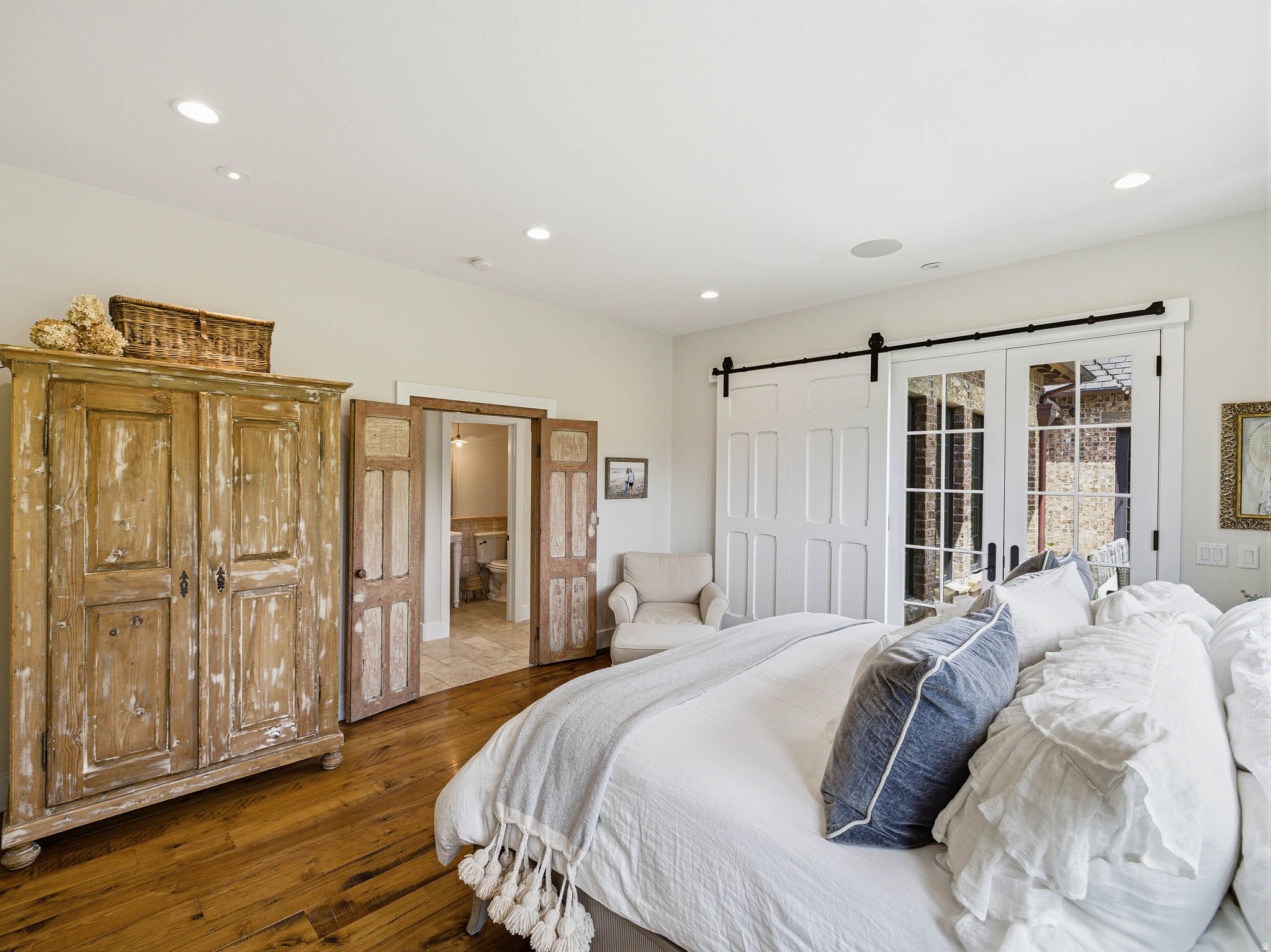 main property photo 79