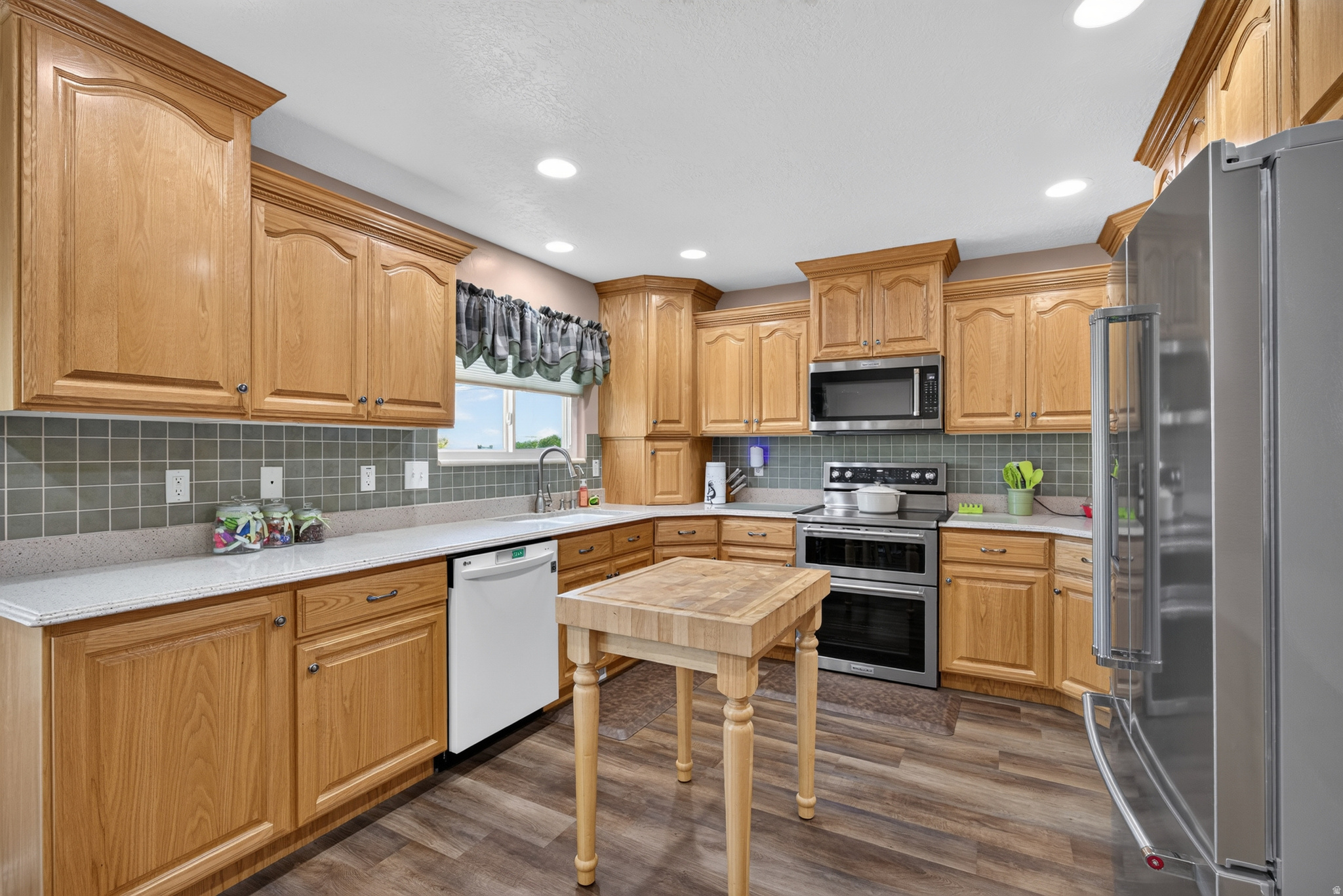 main property photo 7