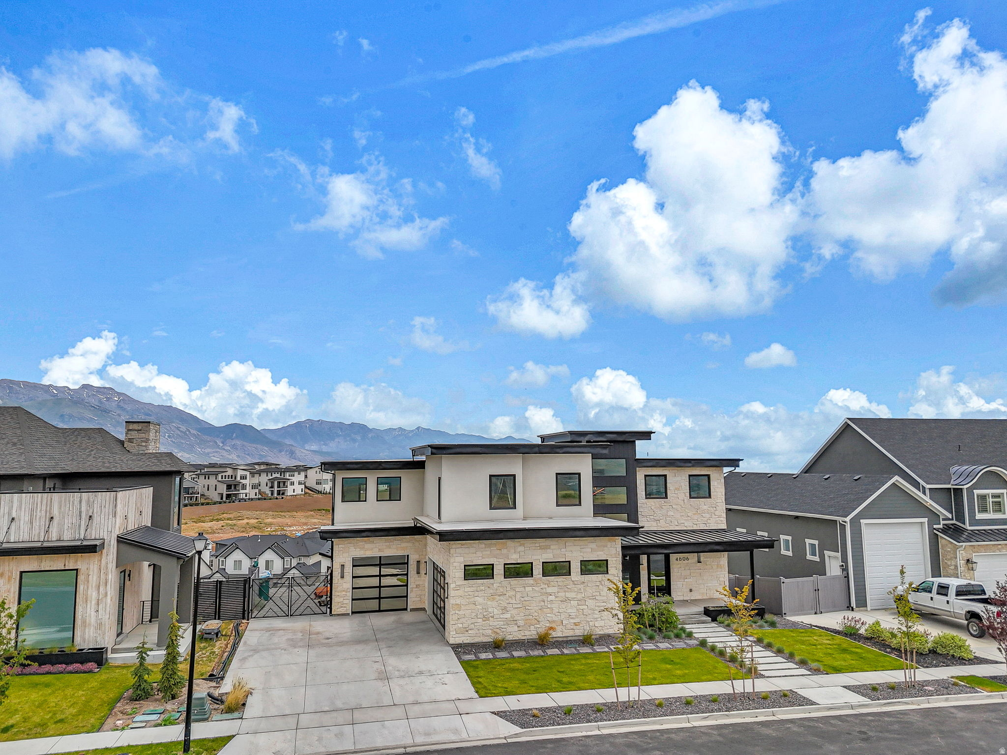 main property photo 74