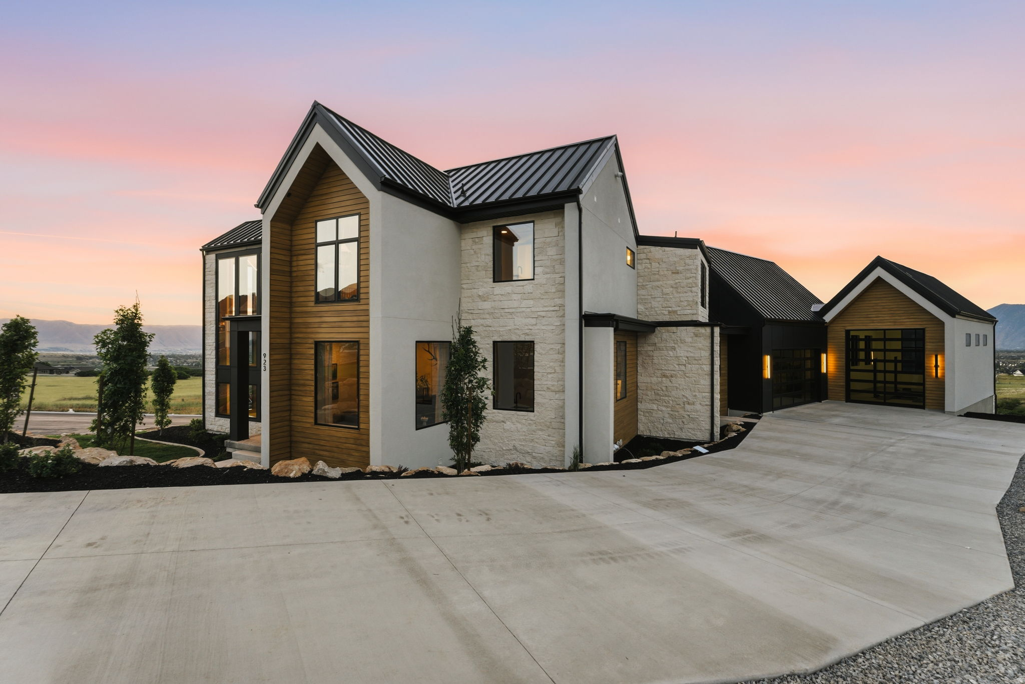 main property photo 78