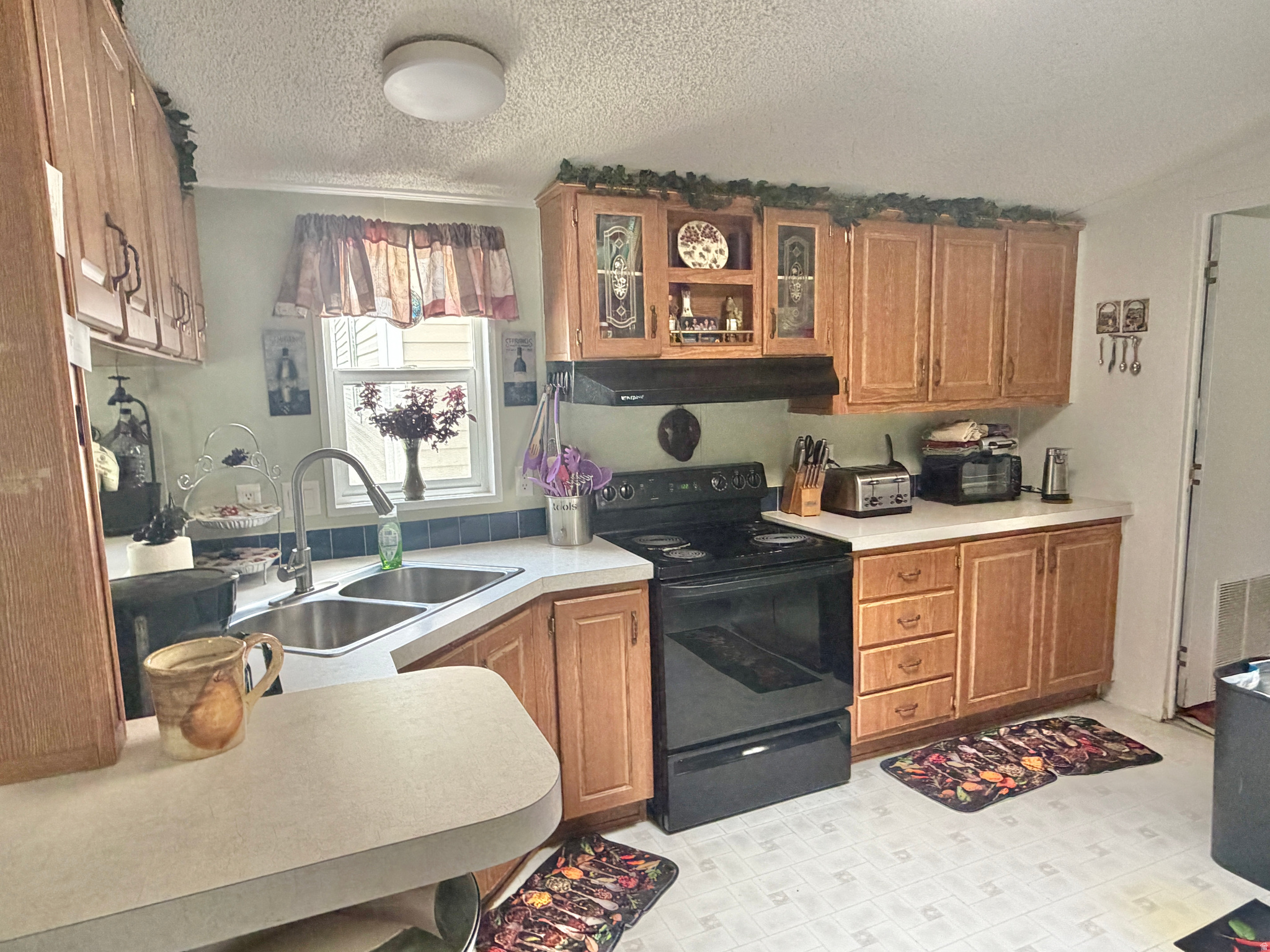 main property photo 13