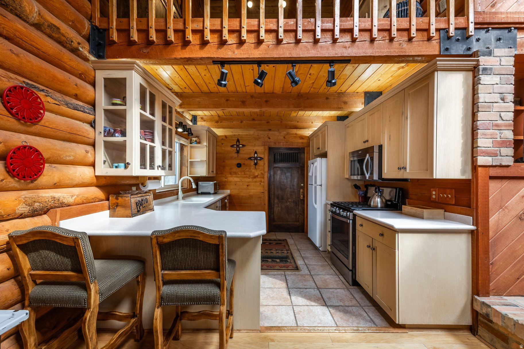 main property photo 60