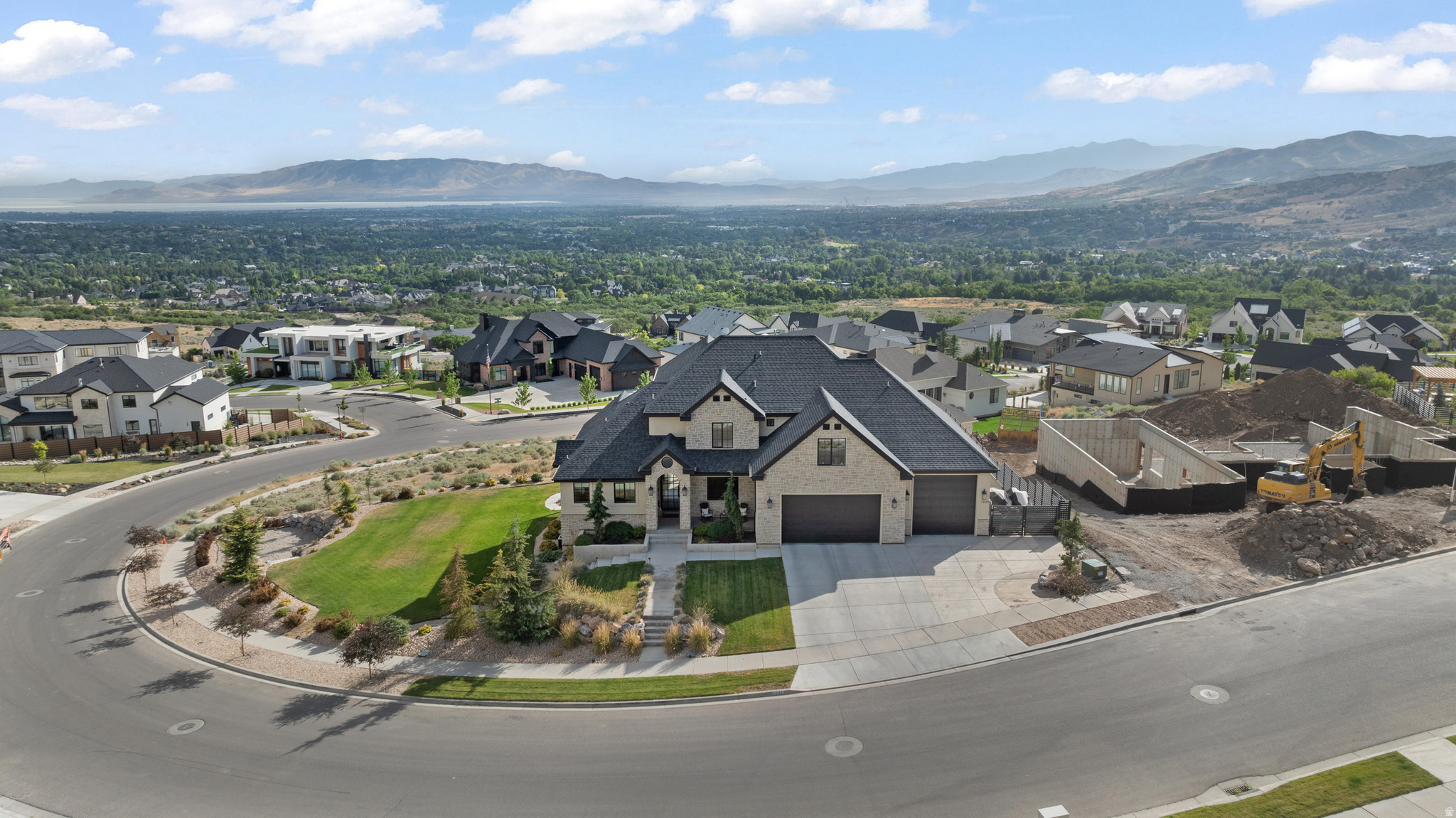 main property photo 18