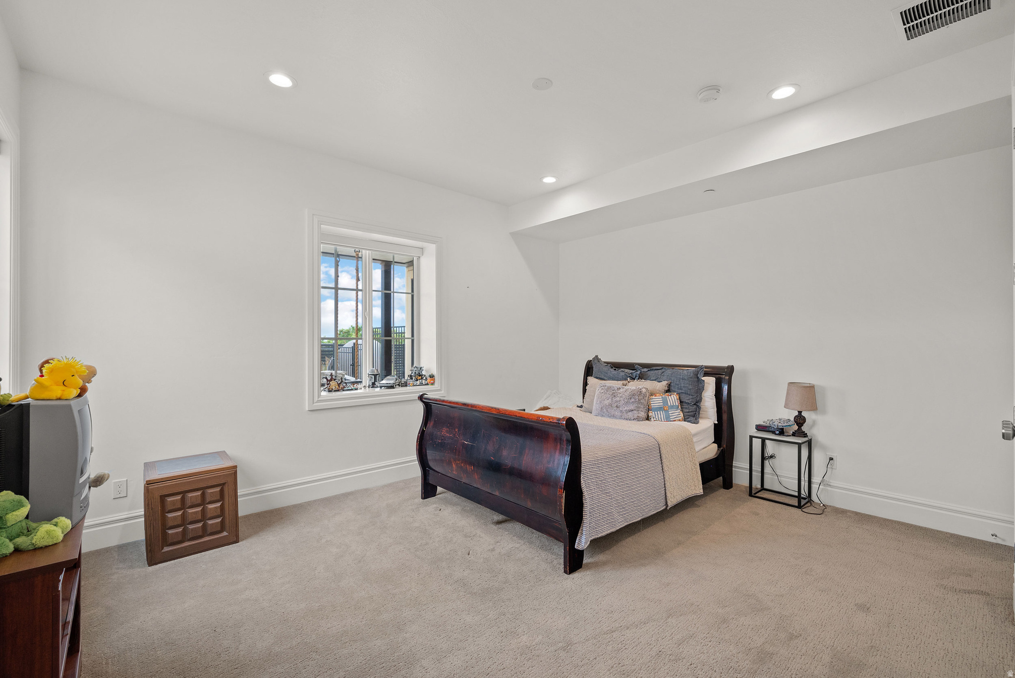 main property photo 76