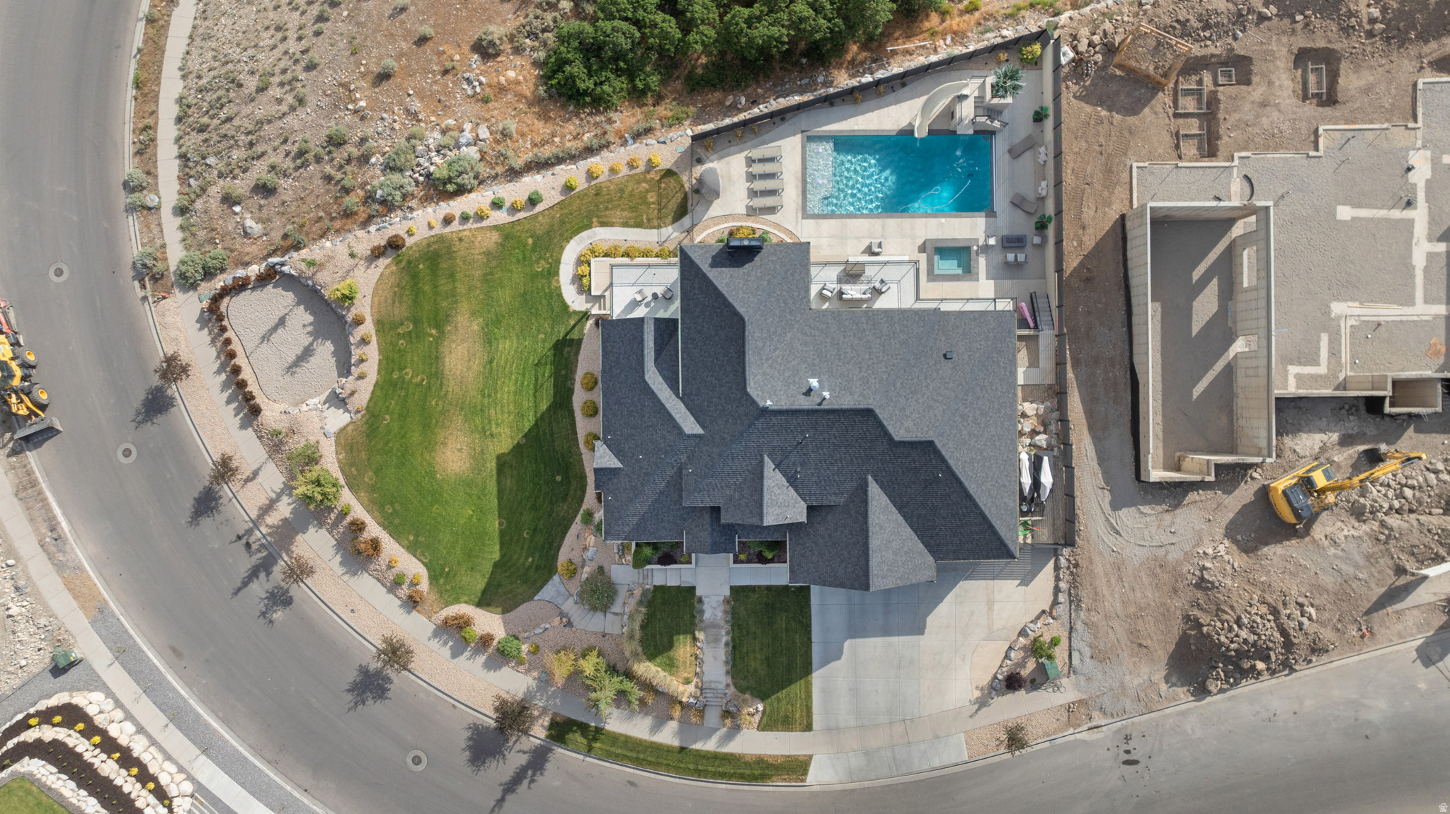 main property photo 9