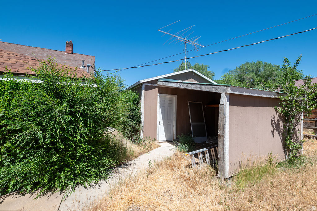 main property photo 9