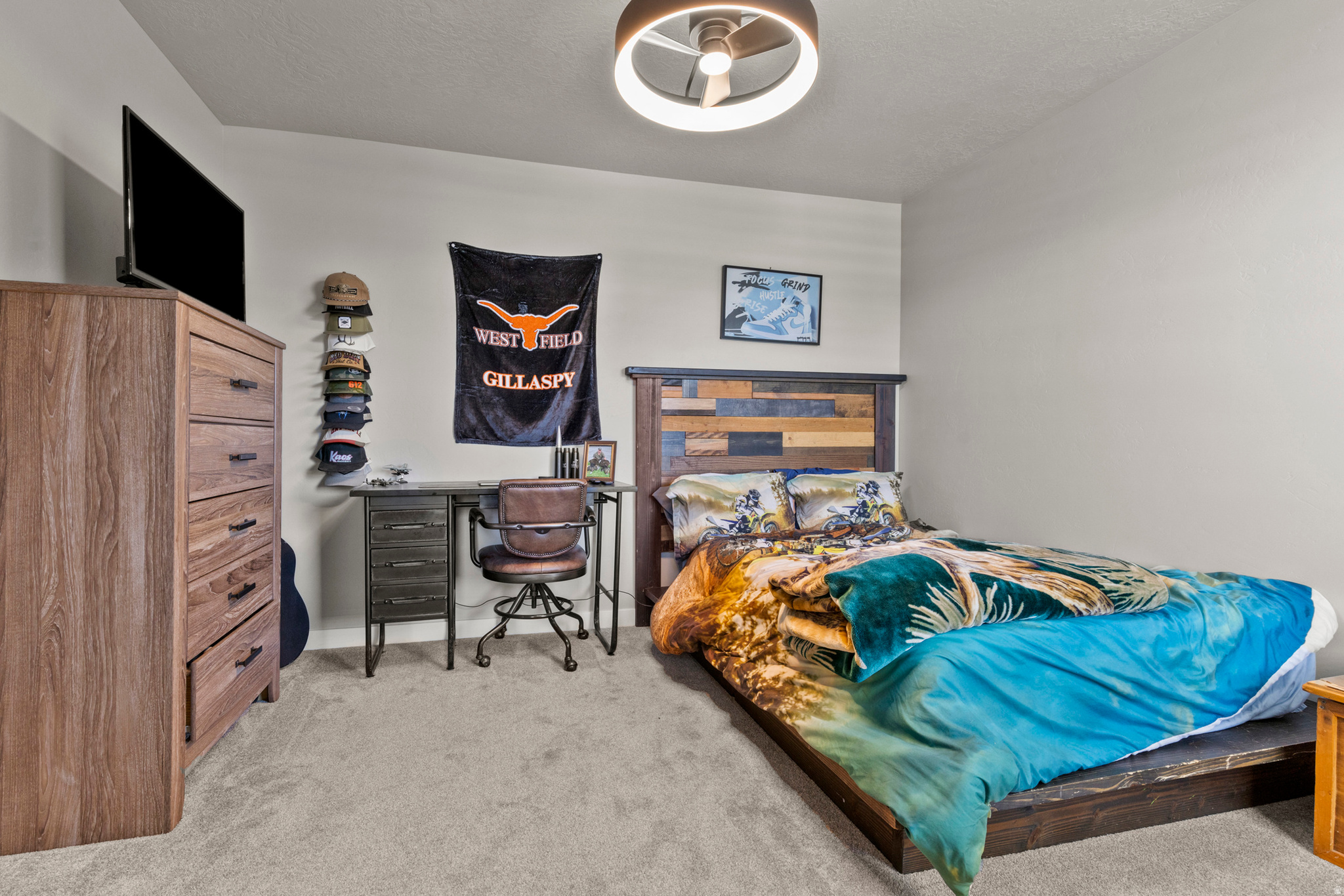 main property photo 13
