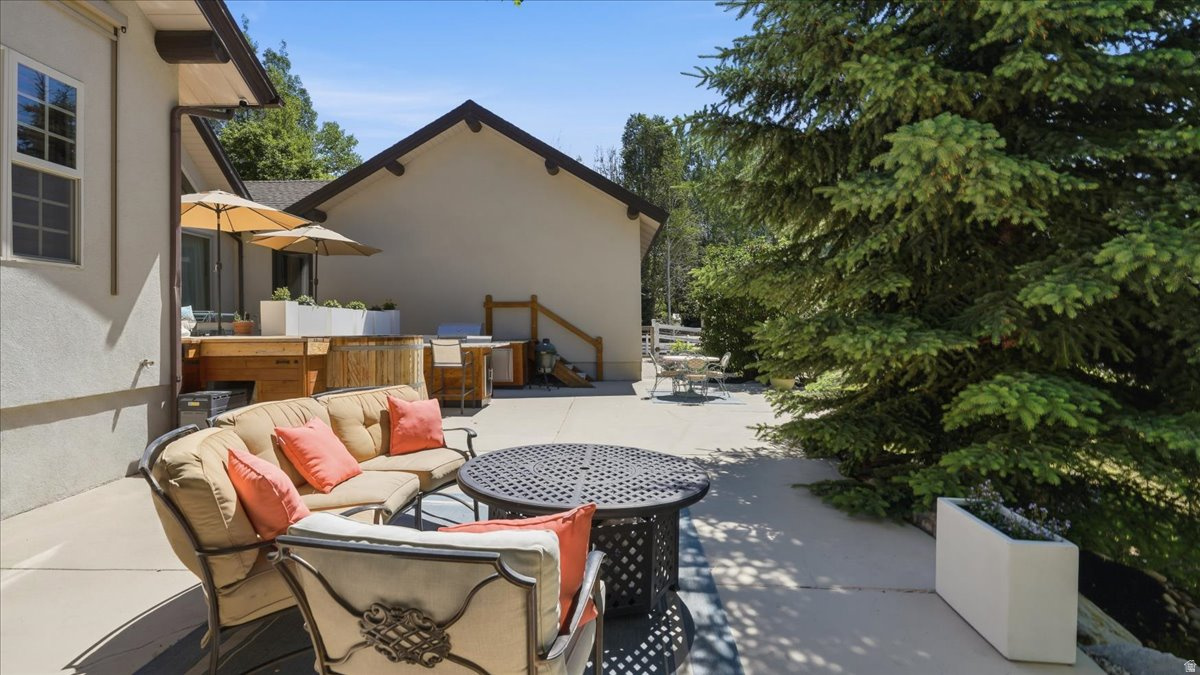 main property photo 50