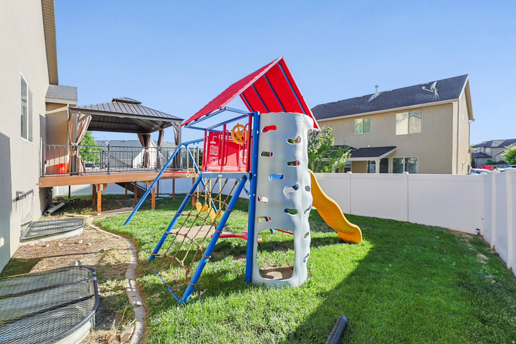 main property photo 45