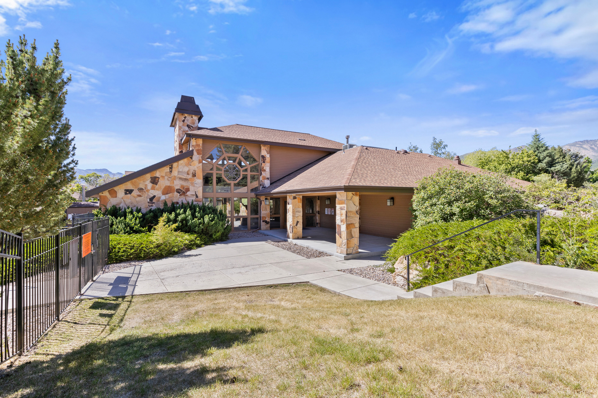 main property photo 35