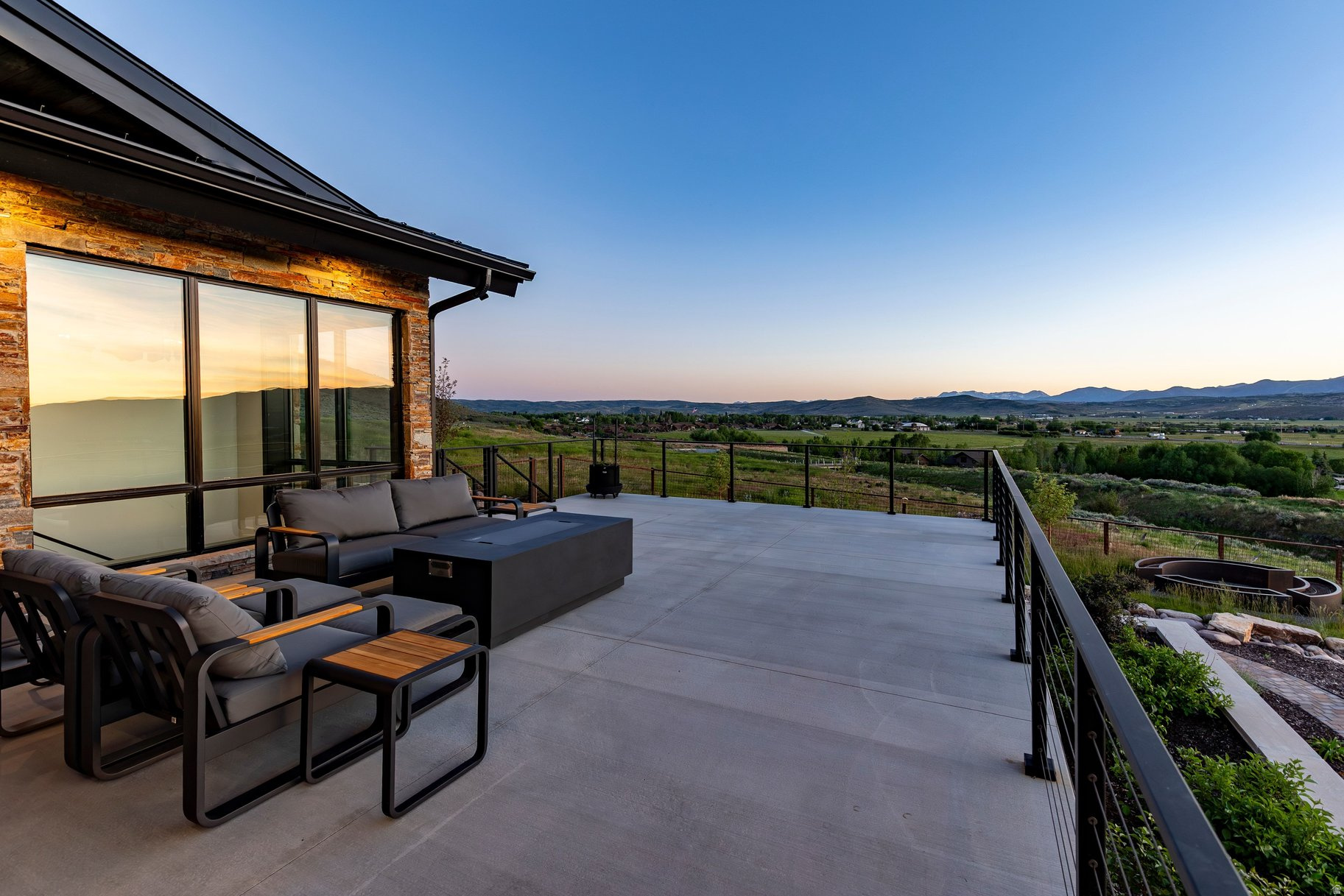 main property photo 43