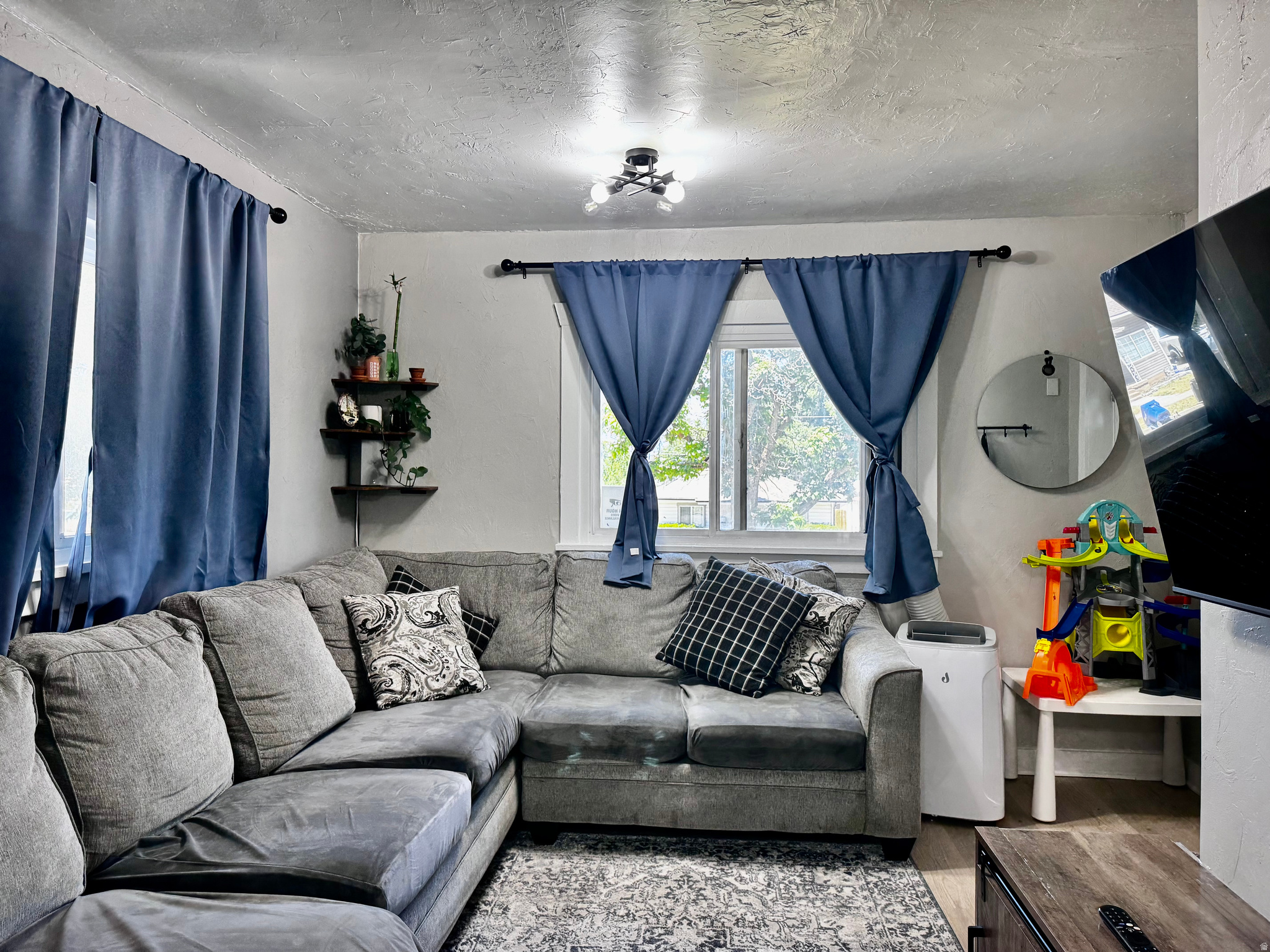 main property photo 5