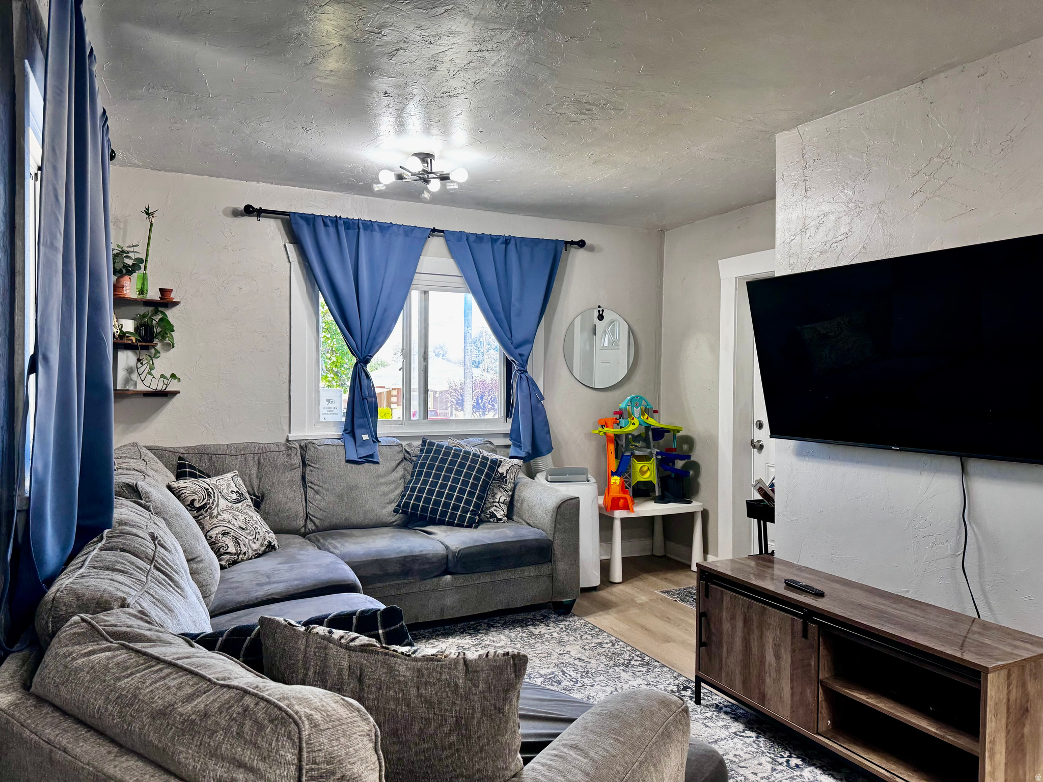 main property photo 6