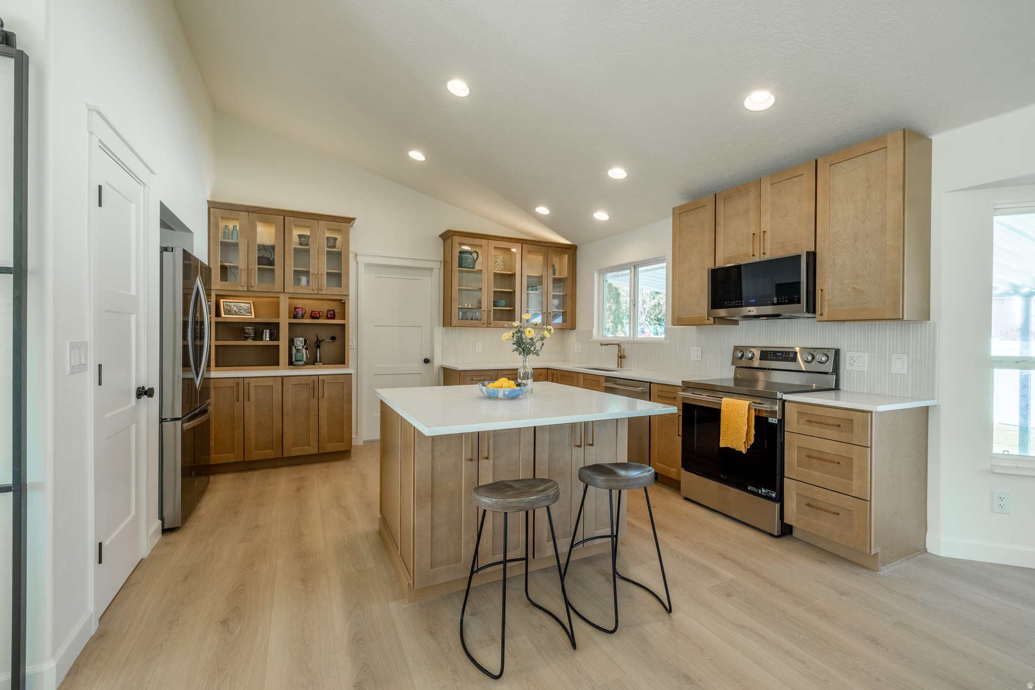 main property photo 12