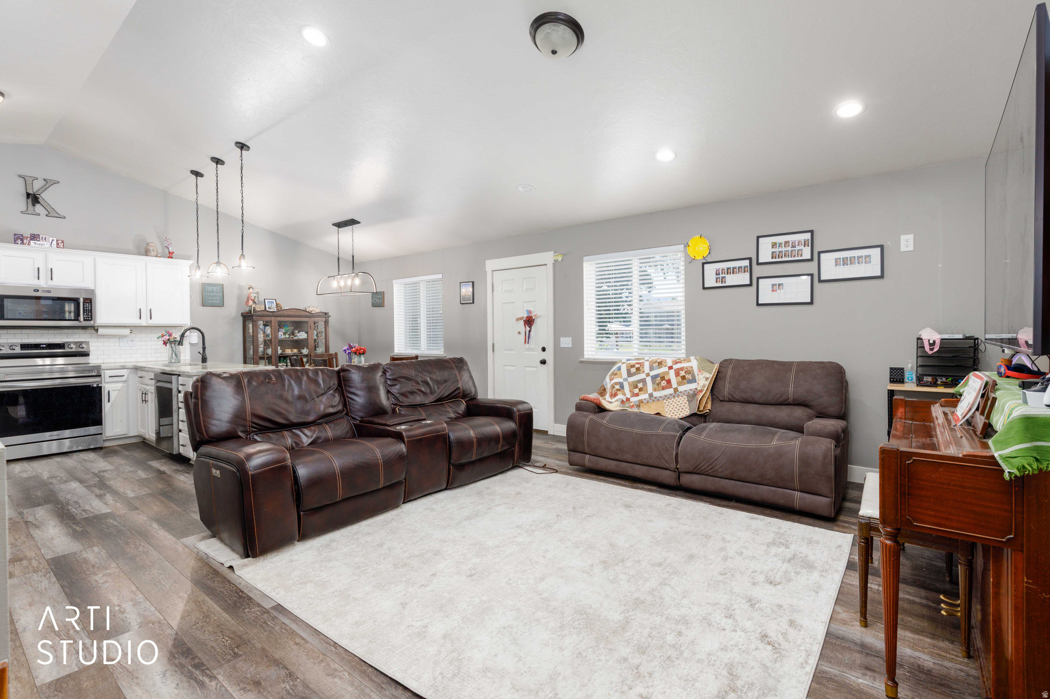 main property photo 6