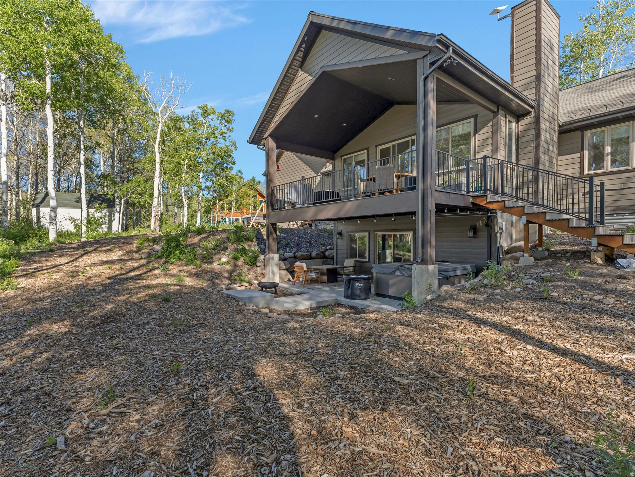 main property photo 28