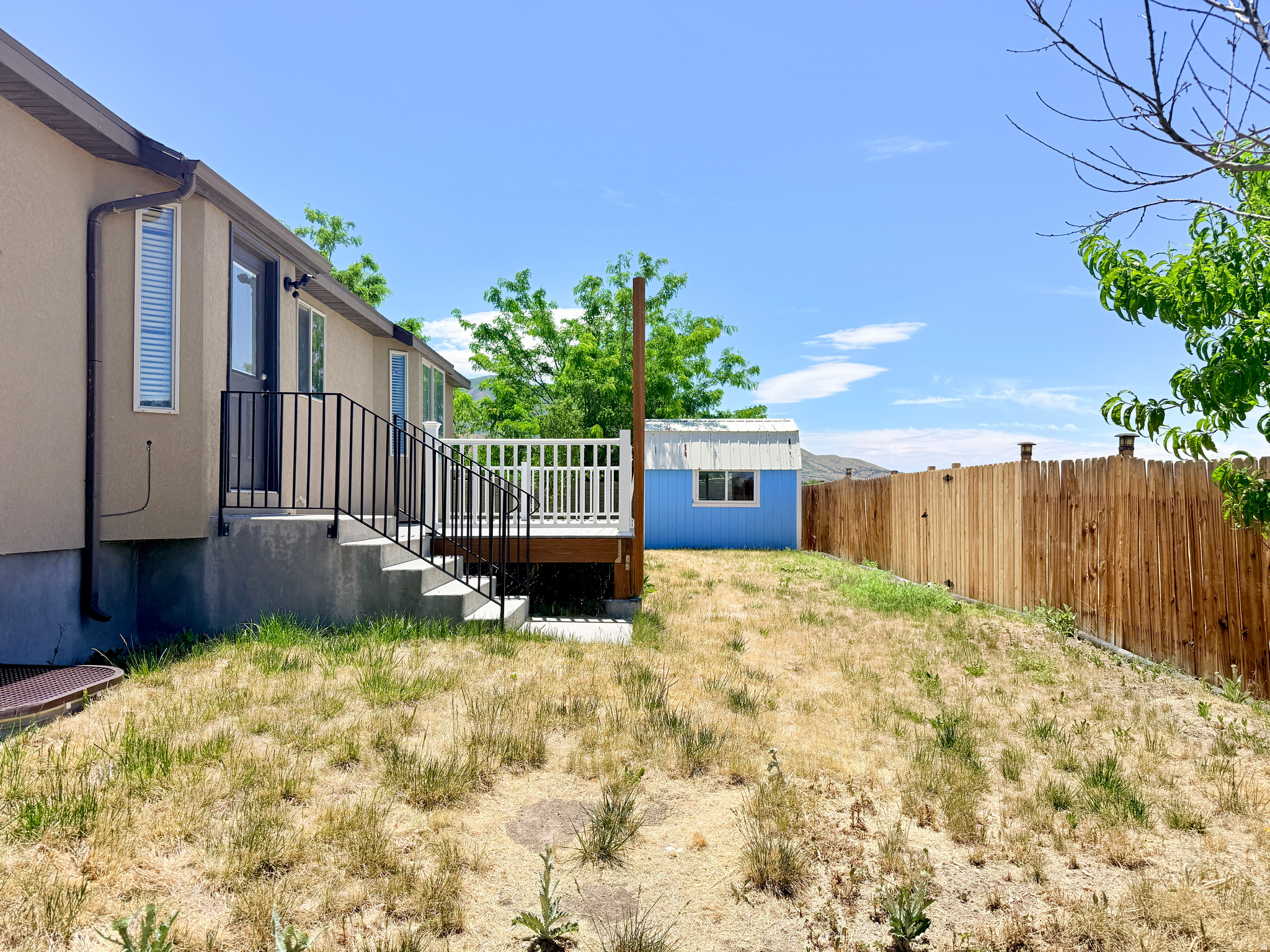 main property photo 28