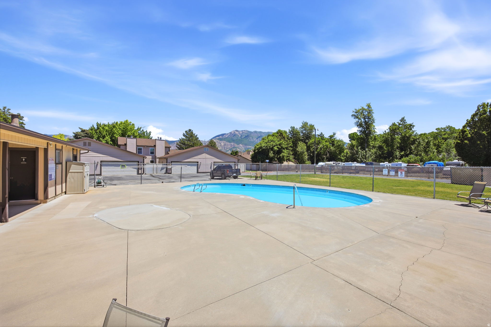 main property photo 19