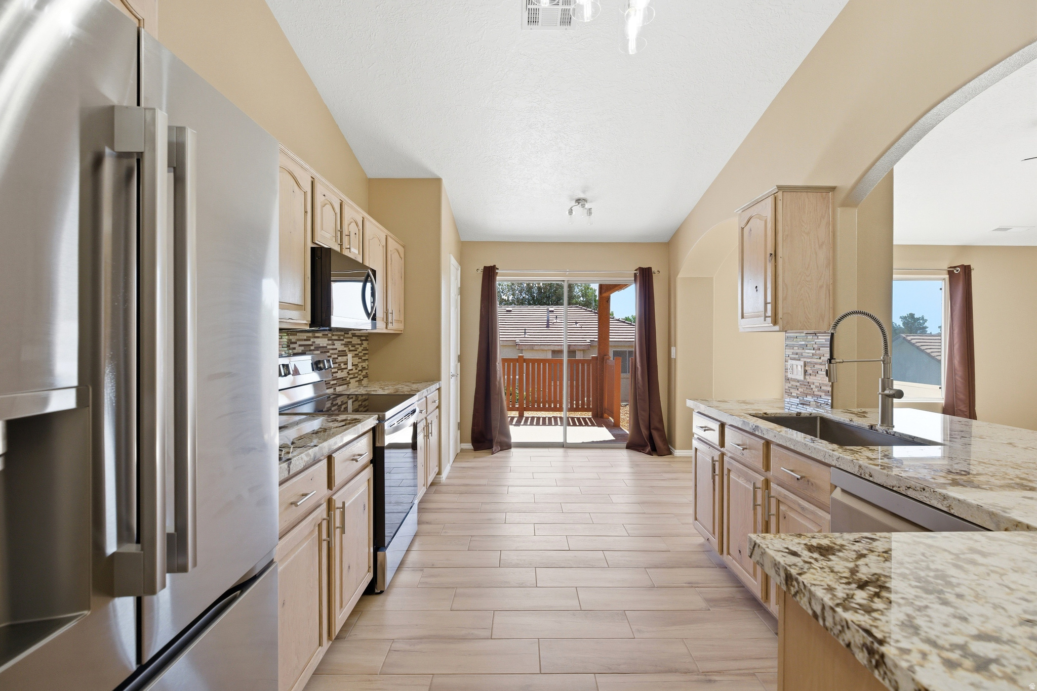 main property photo 10
