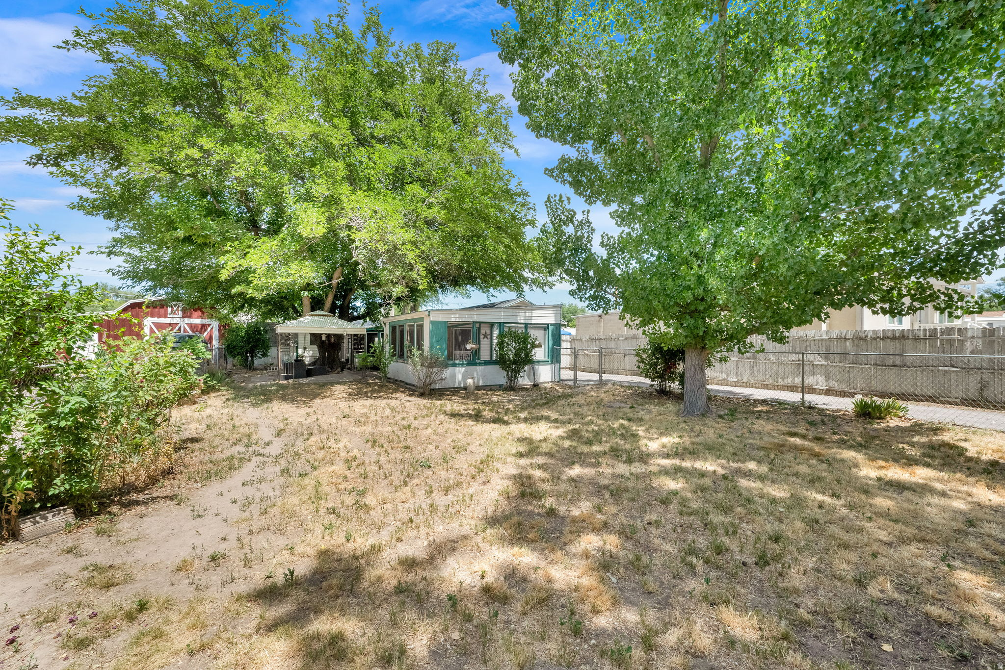 main property photo 22