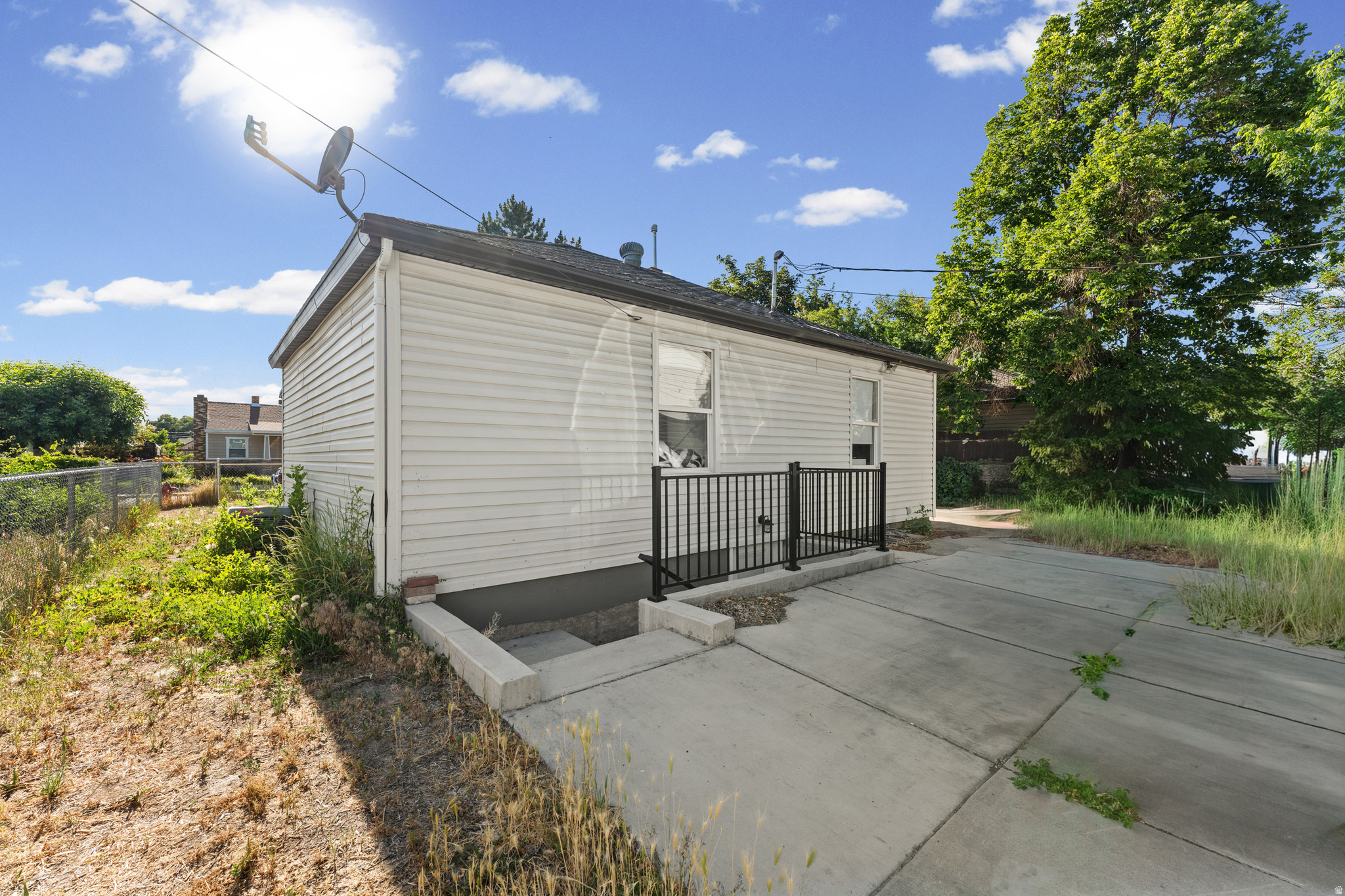 main property photo 27