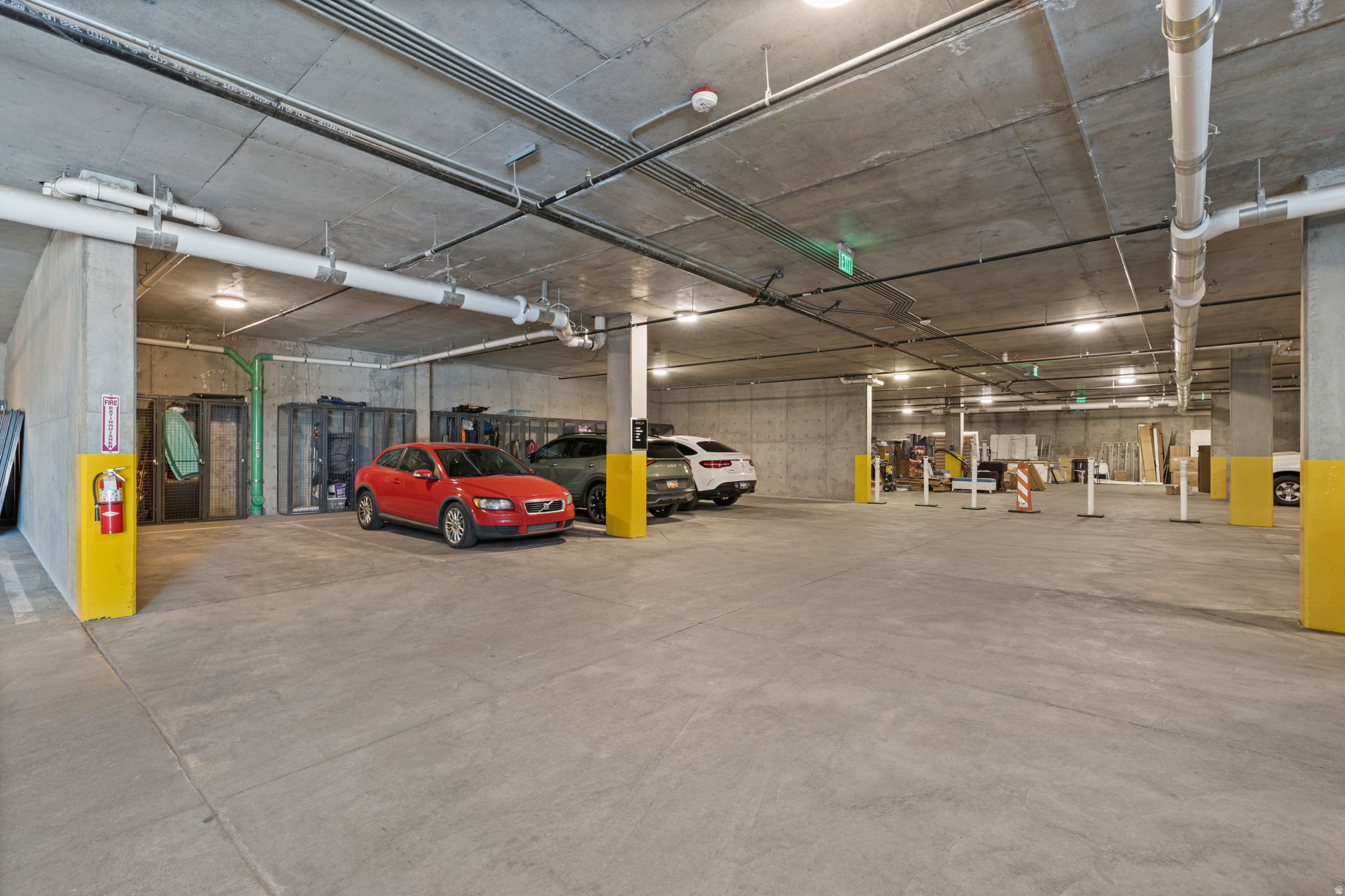 main property photo 28