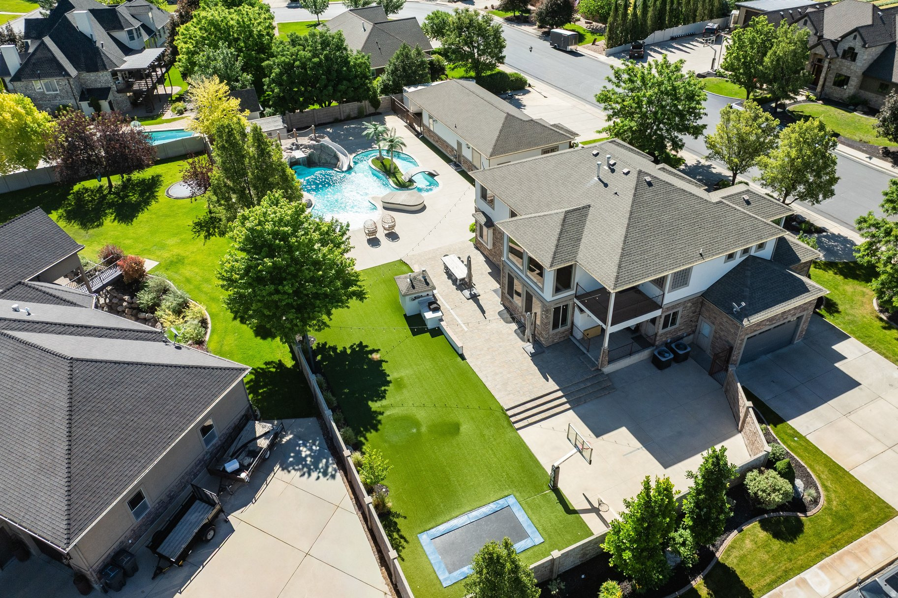 main property photo 90