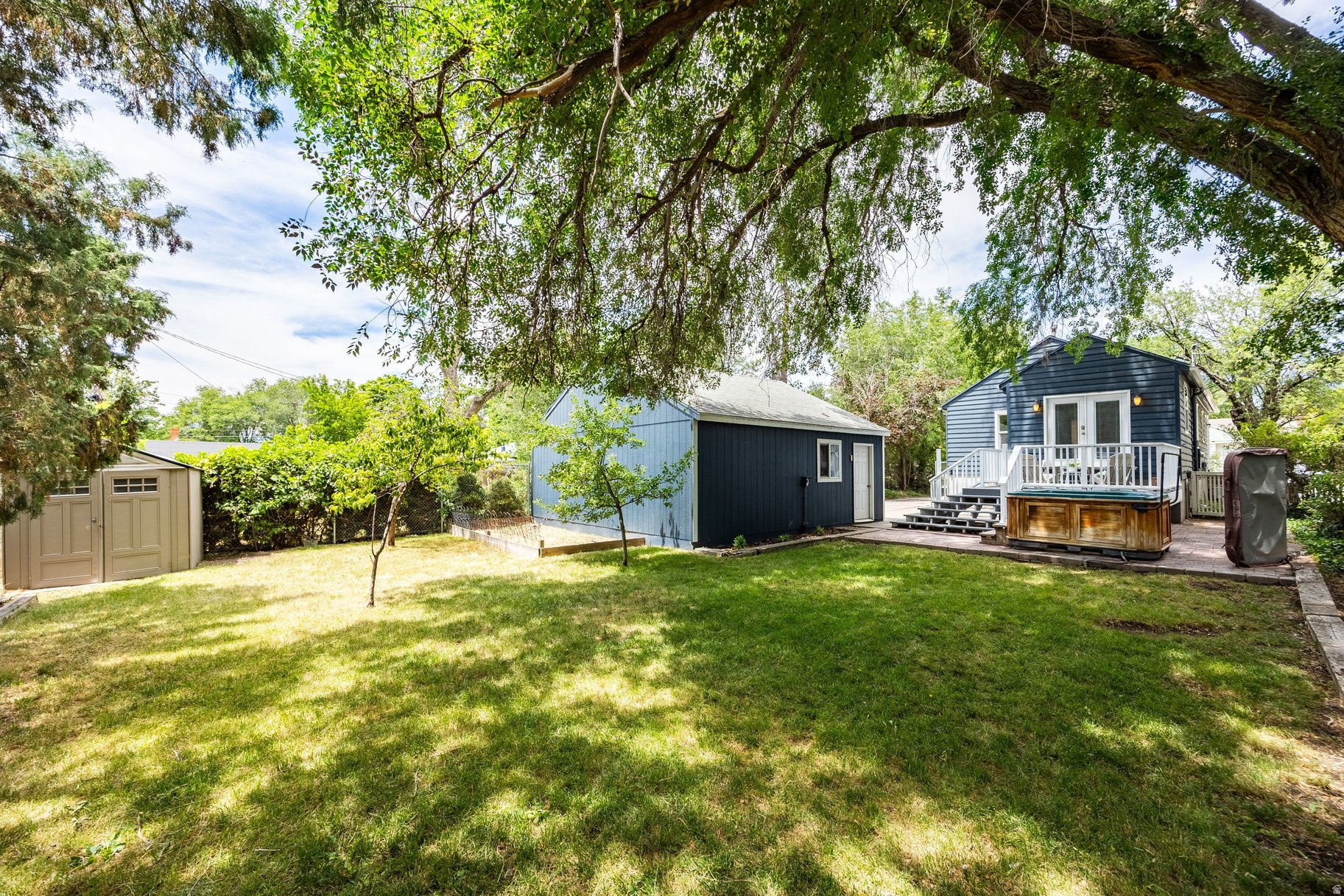 main property photo 27