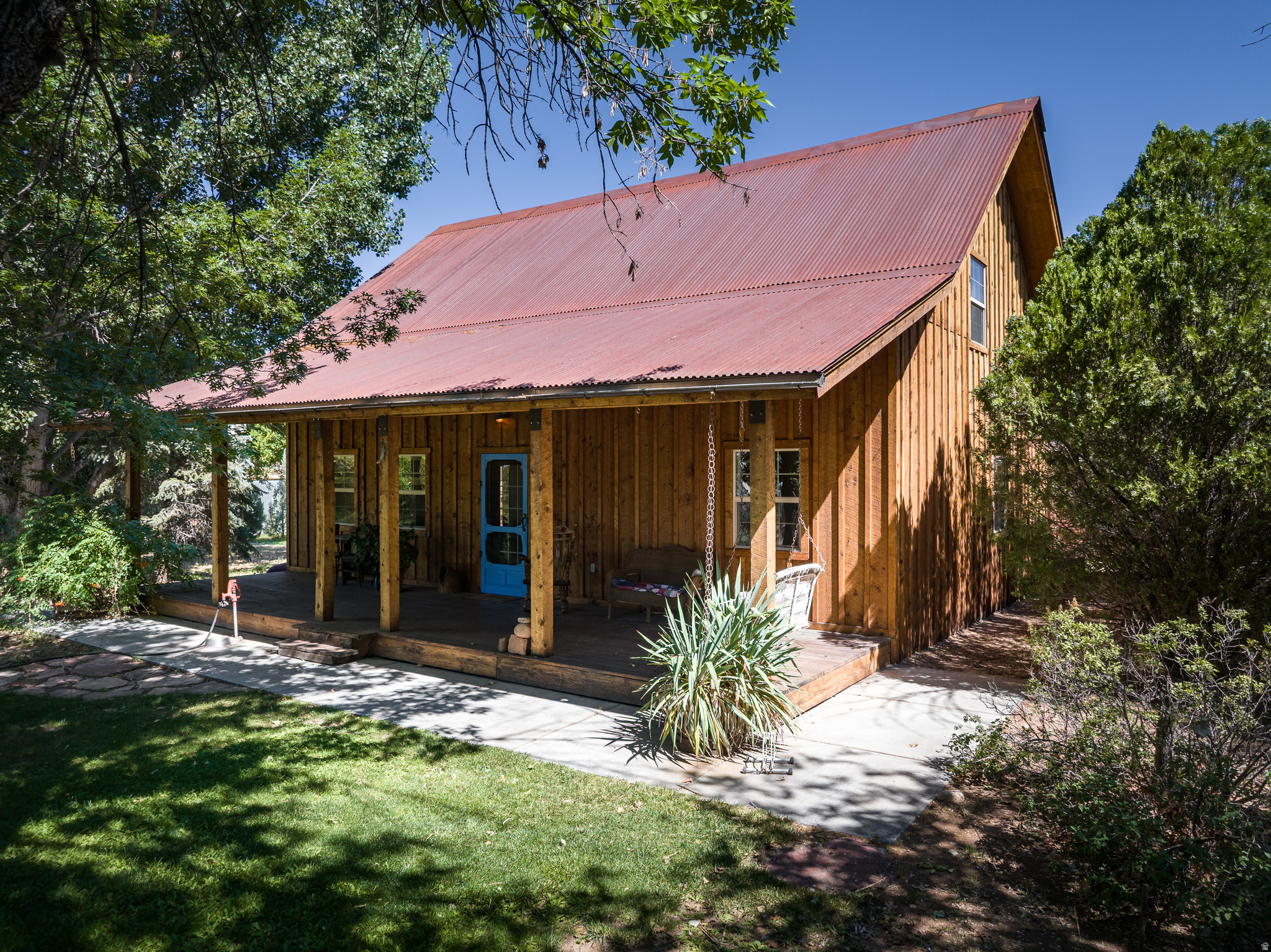 main property photo 2