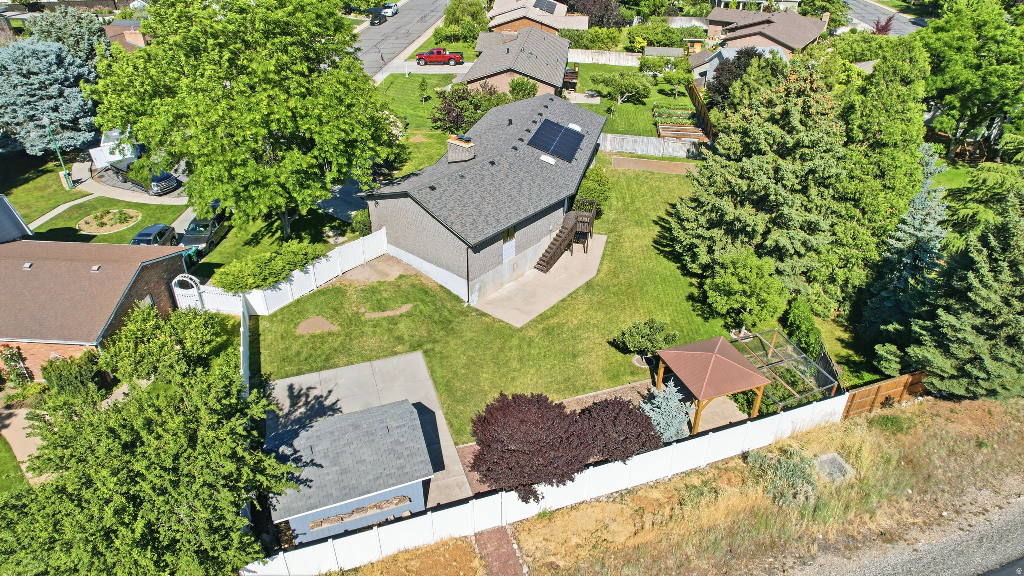 main property photo 47