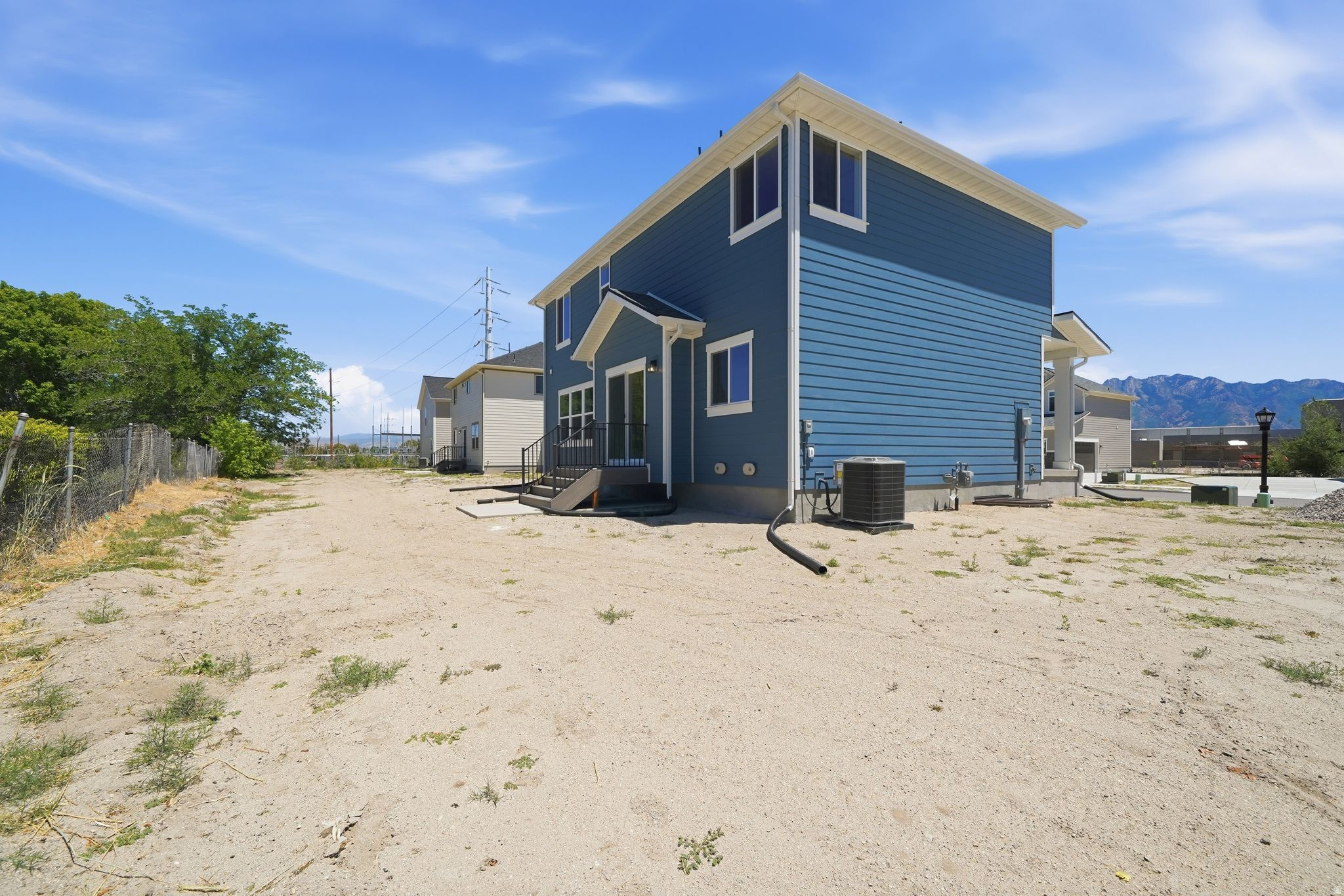 main property photo 30