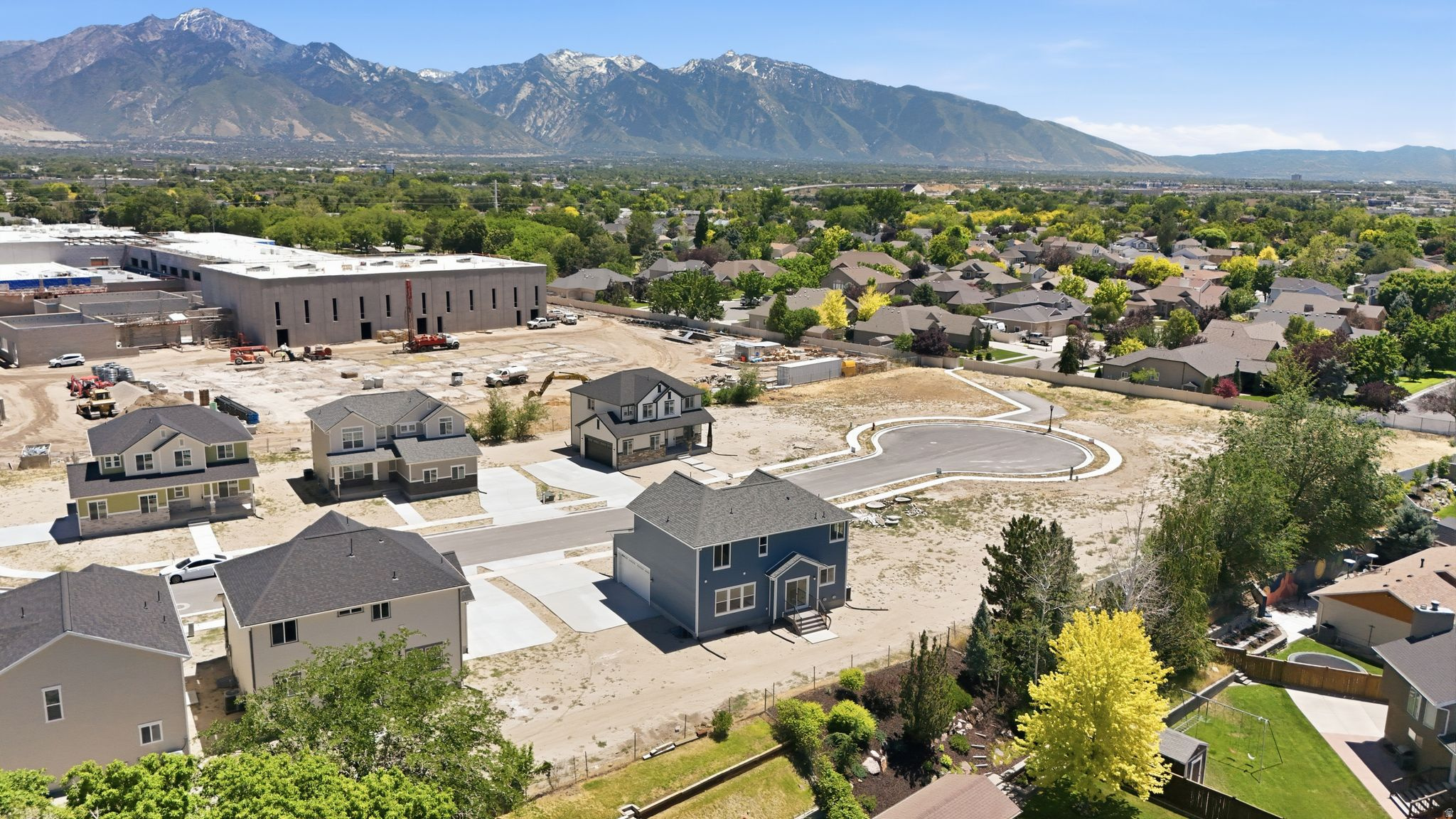main property photo 36