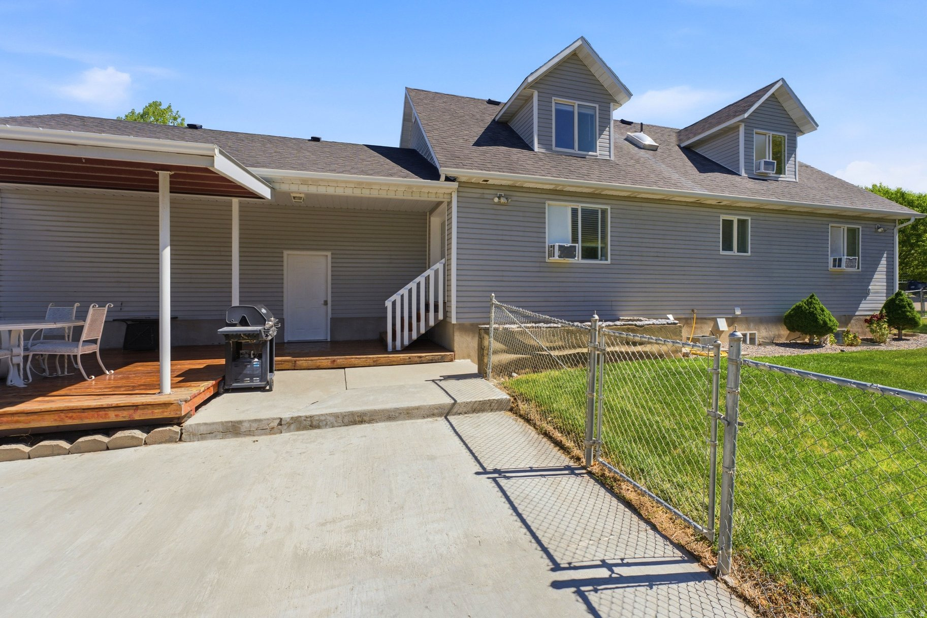 main property photo 59