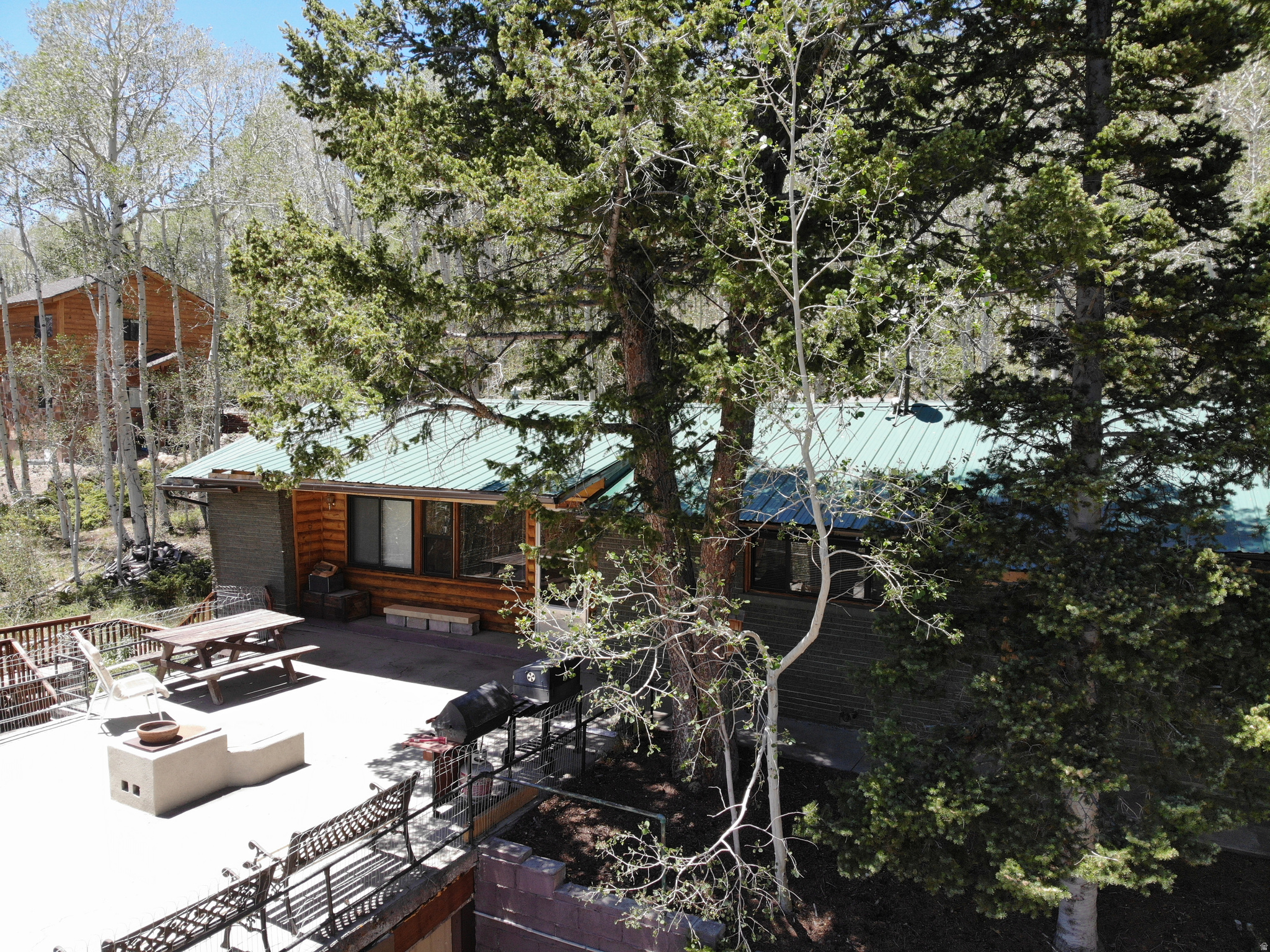 main property photo 10