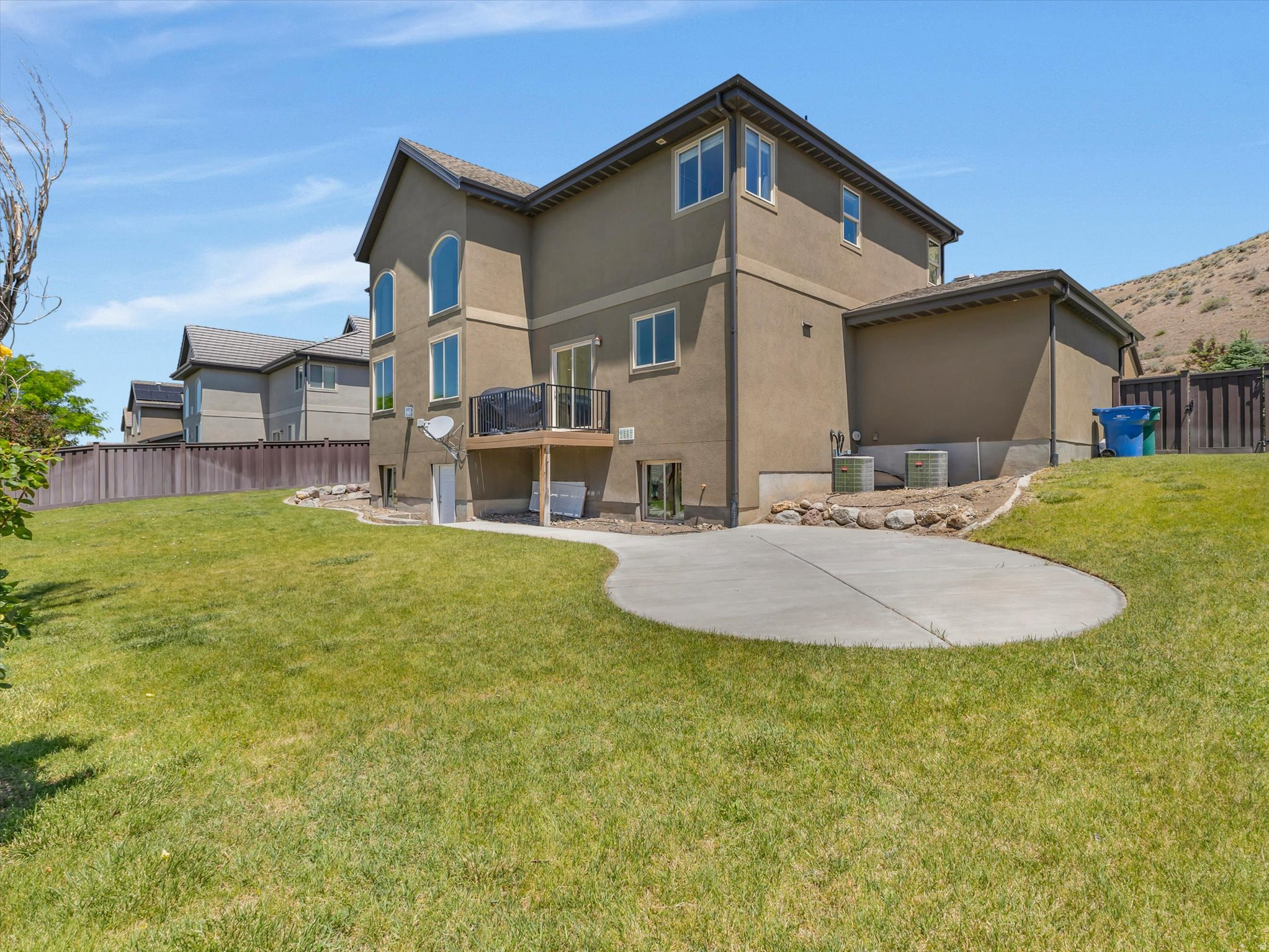 main property photo 28