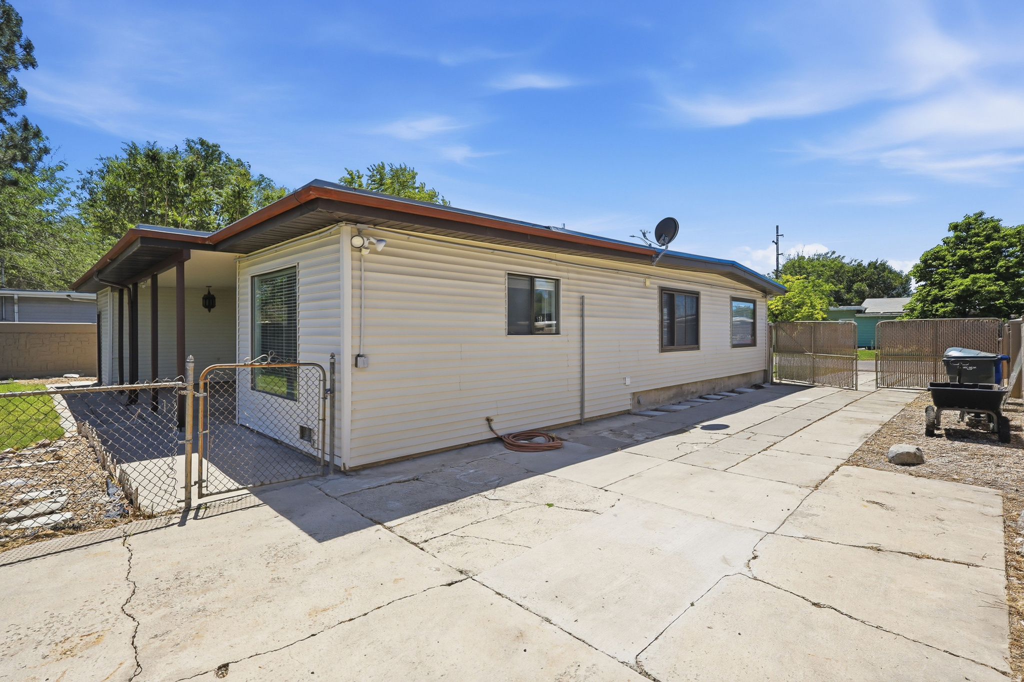 main property photo 41