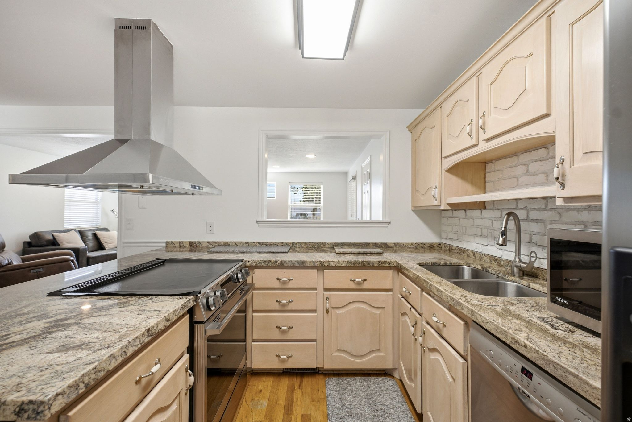 main property photo 13