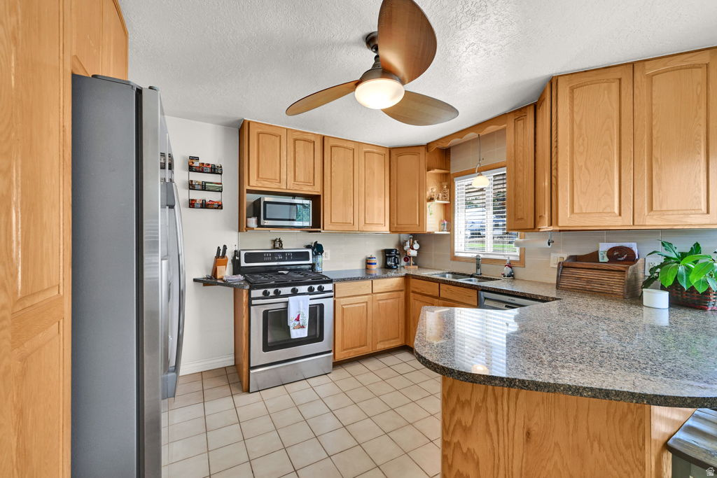 main property photo 9