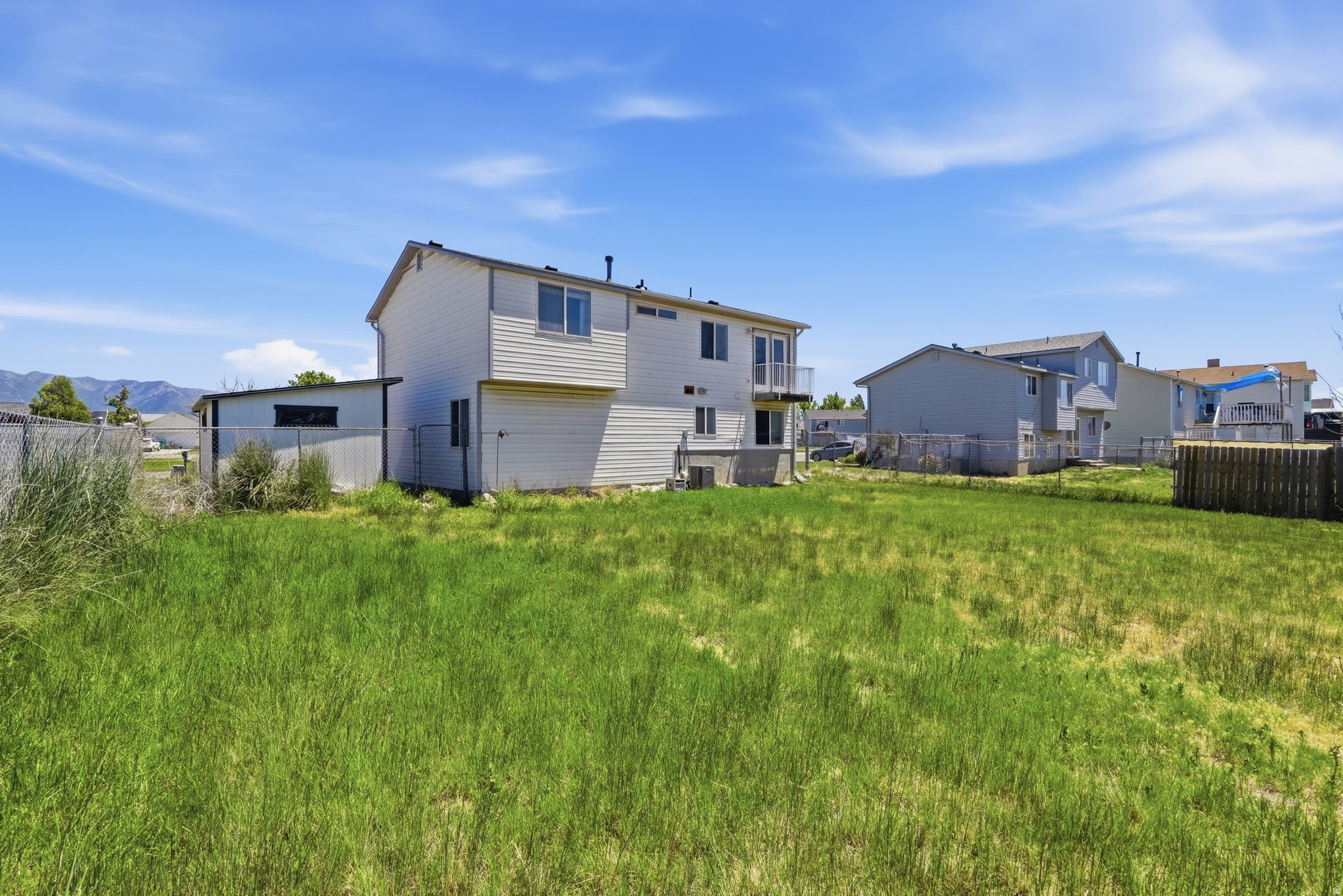 main property photo 28