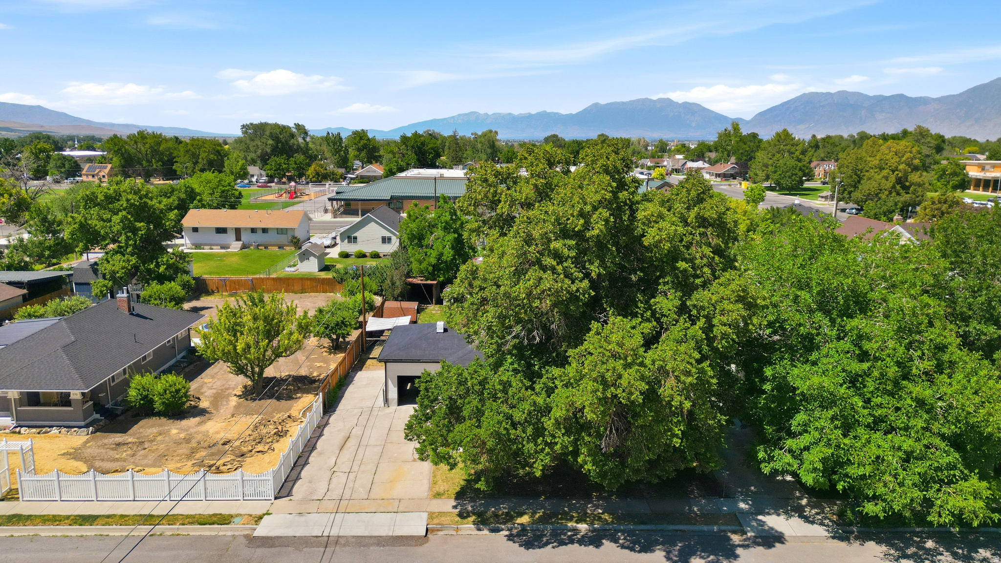 main property photo 6