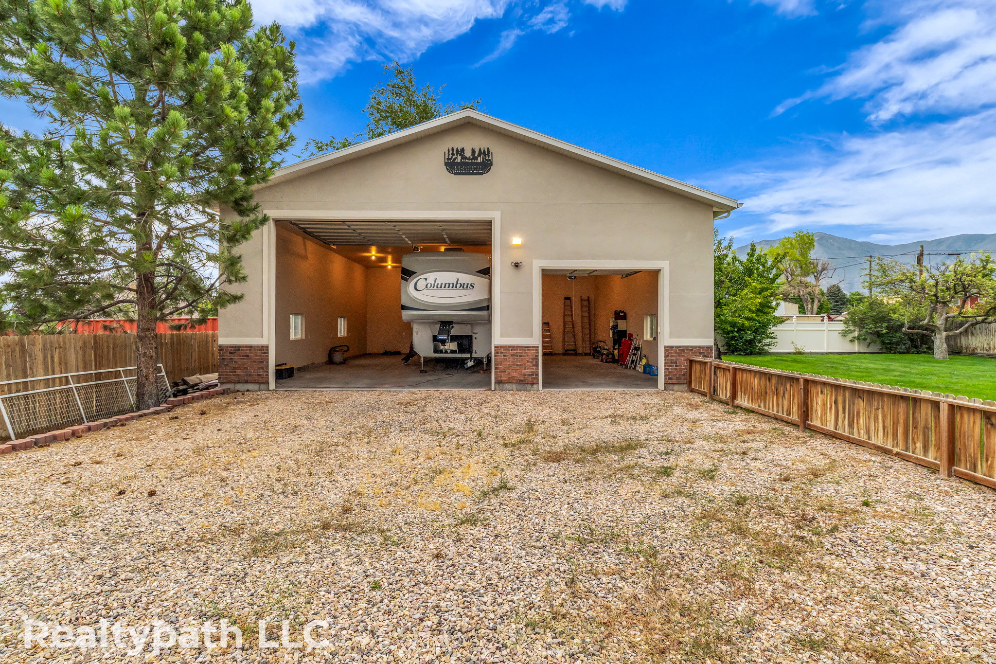 main property photo 6