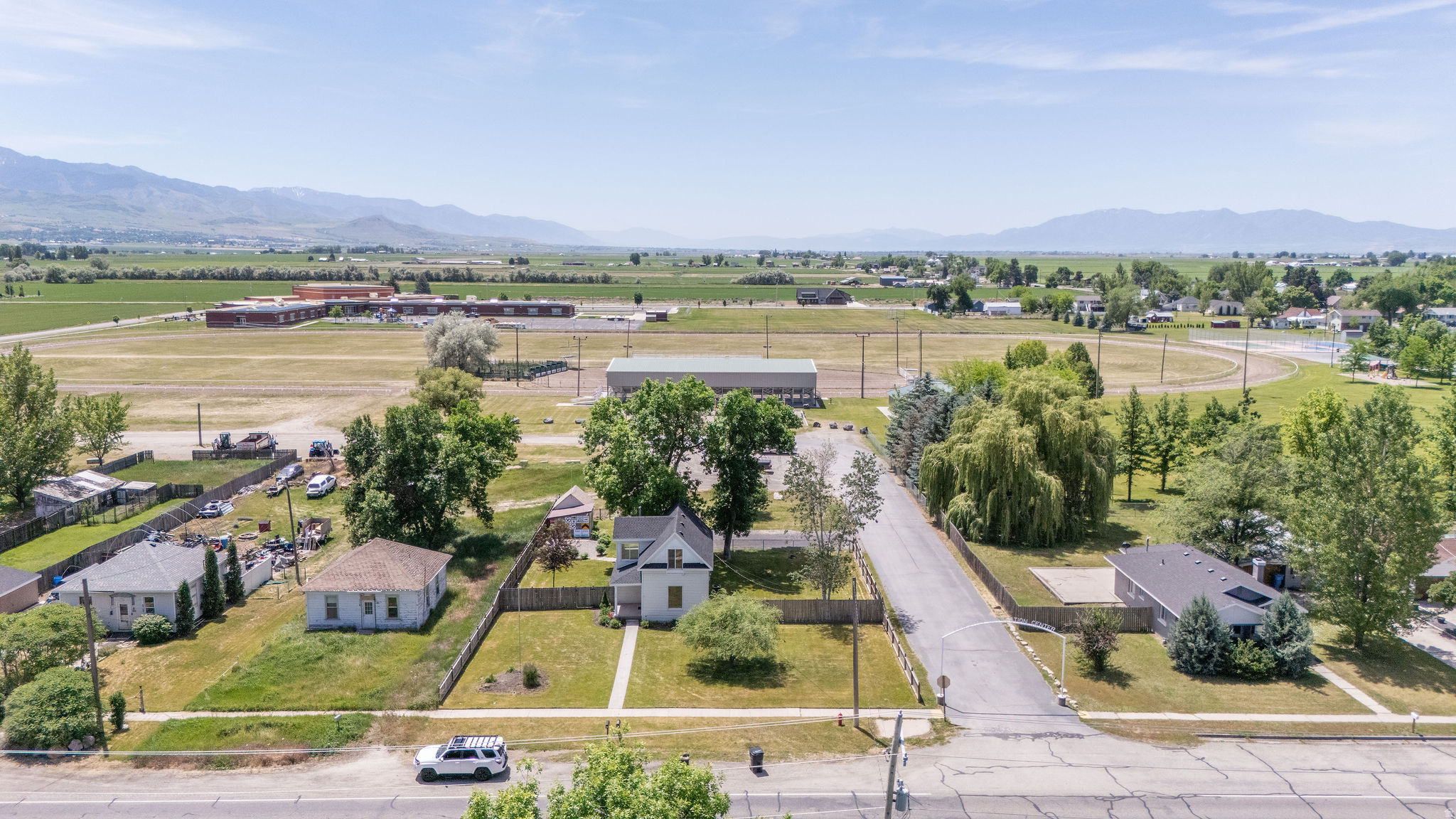 main property photo 25