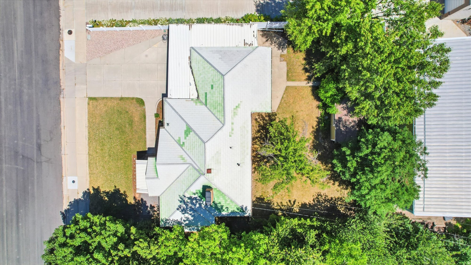 main property photo 27