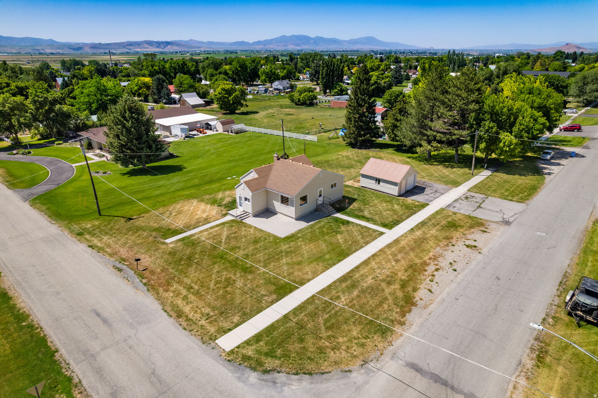 main property photo 32